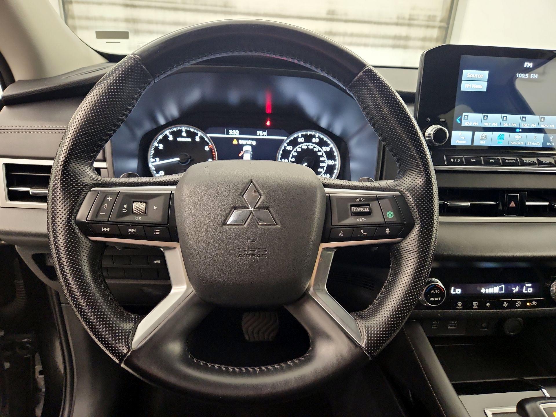Thumbnail: 2024 Mitsubishi Outlander - 10