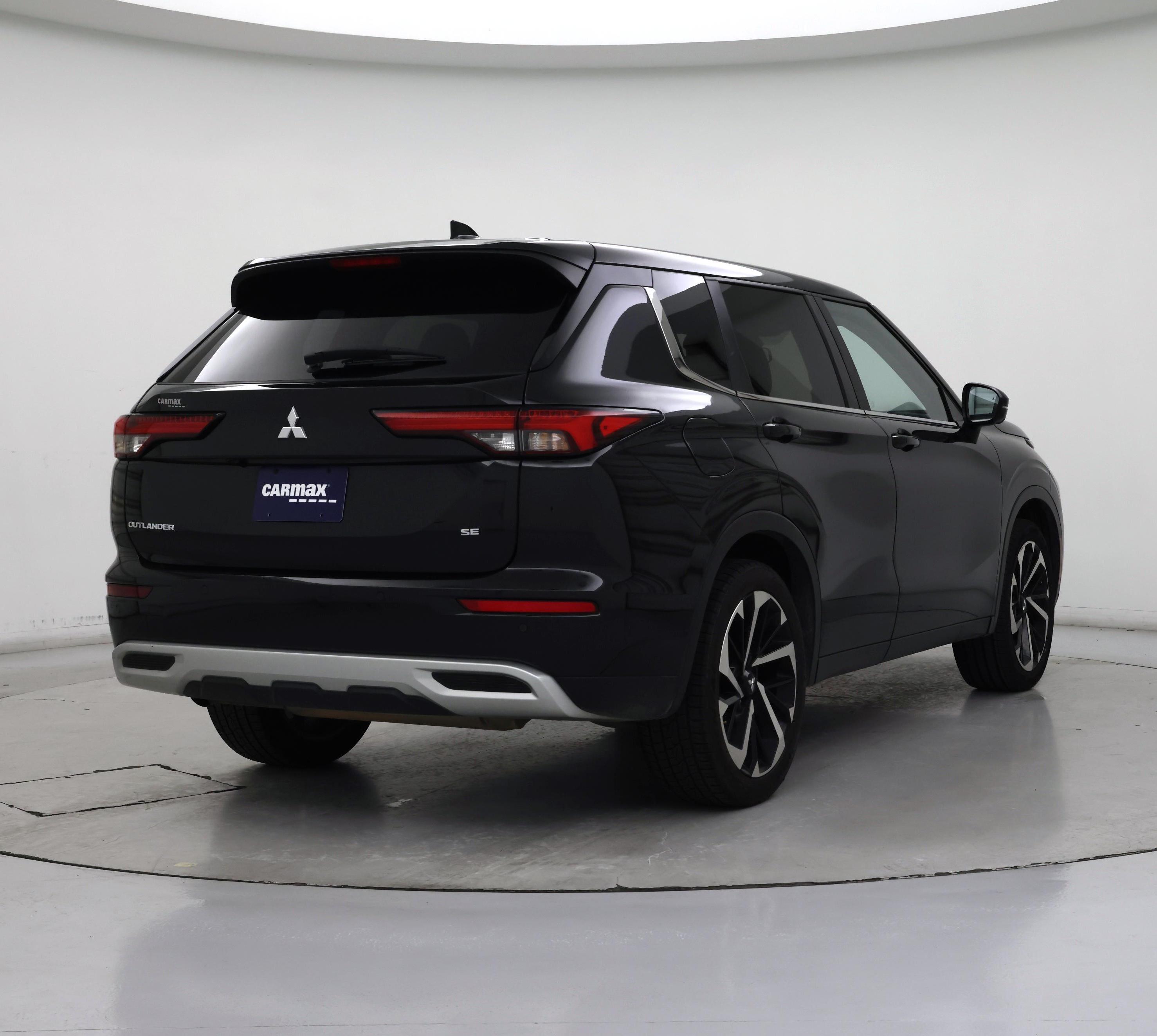 Thumbnail: 2024 Mitsubishi Outlander - 8