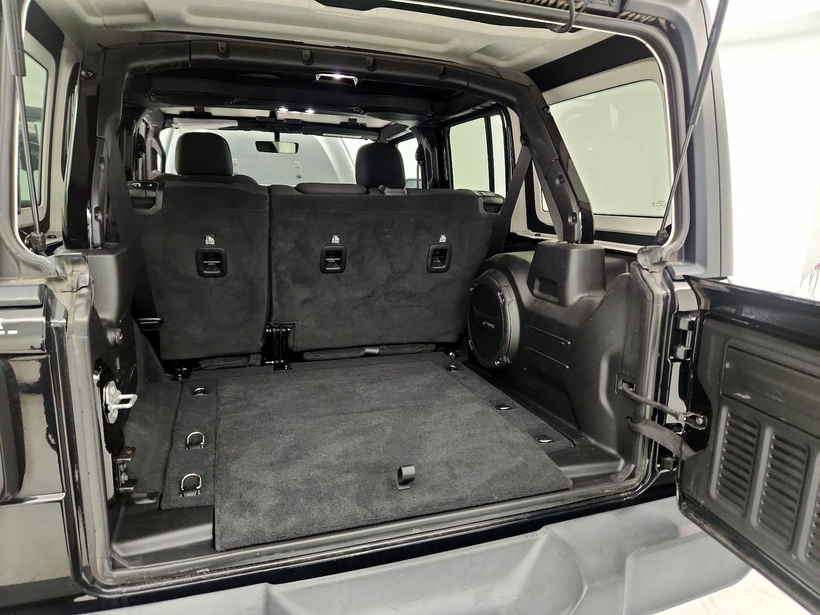 2022 Jeep Wrangler Unlimited Altitude - Photo 21