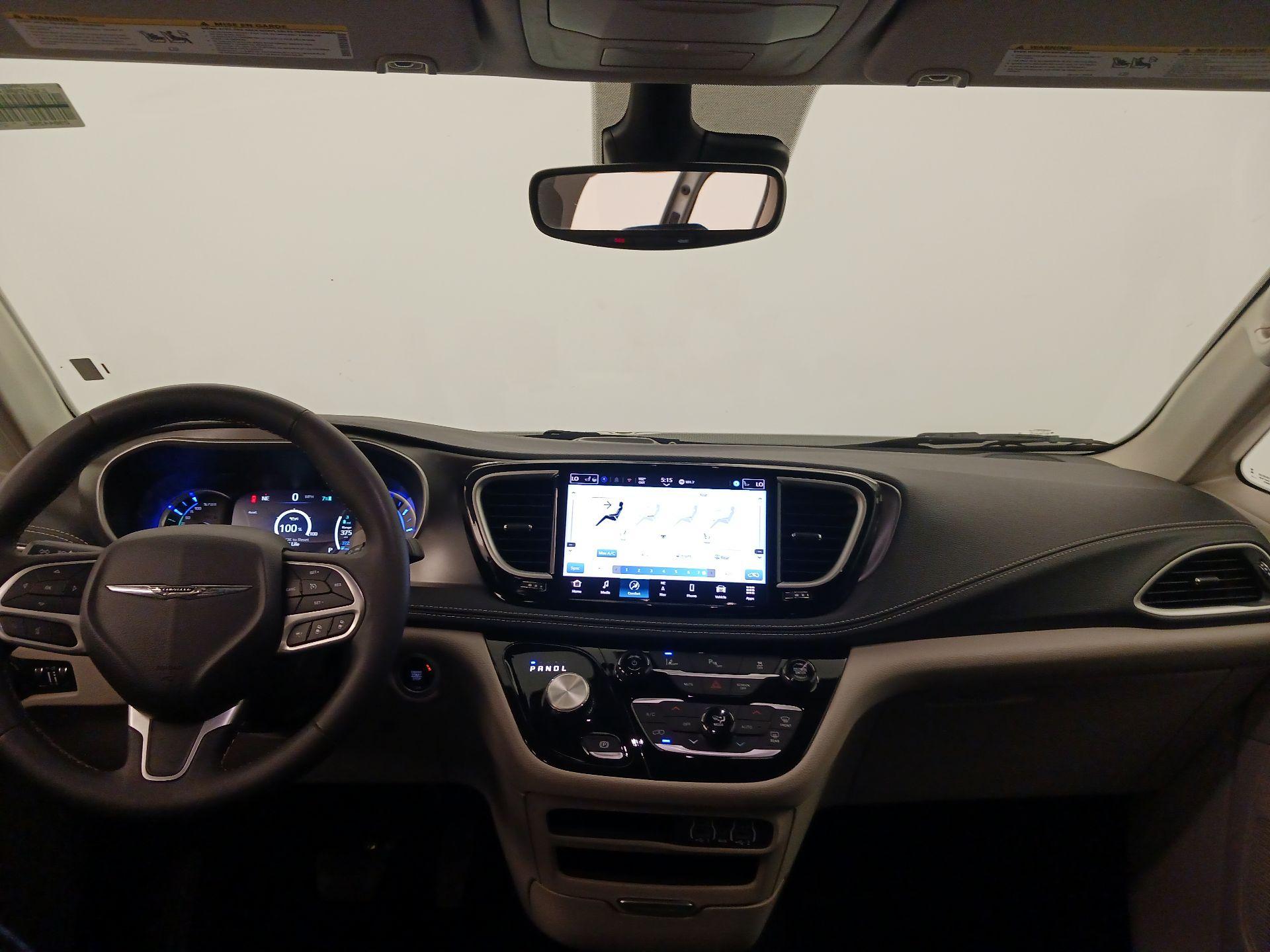 Thumbnail: 2024 Chrysler Pacifica - 9