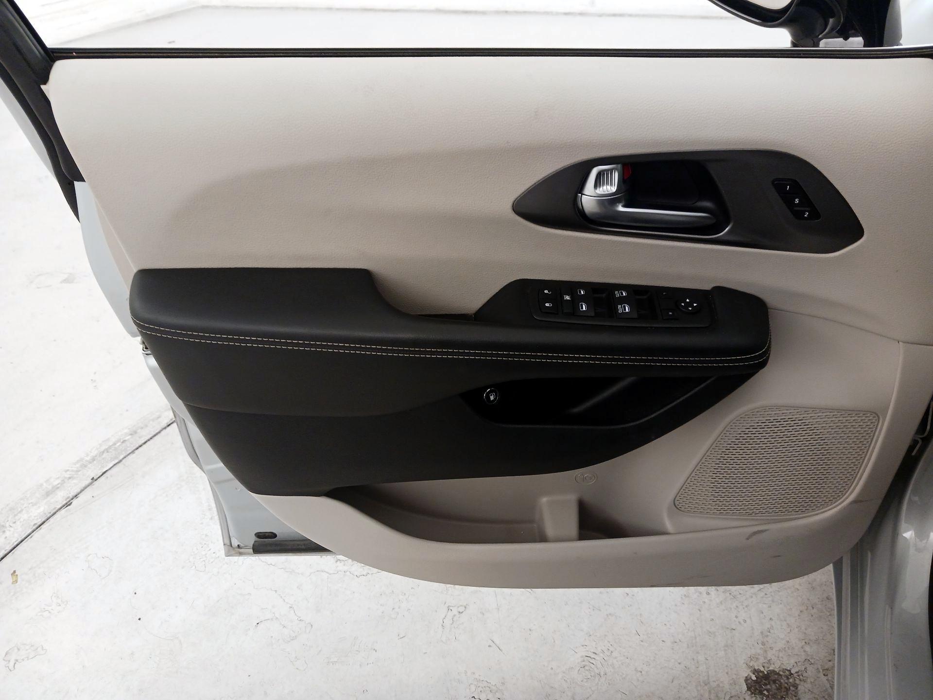 Thumbnail: 2024 Chrysler Pacifica - 12