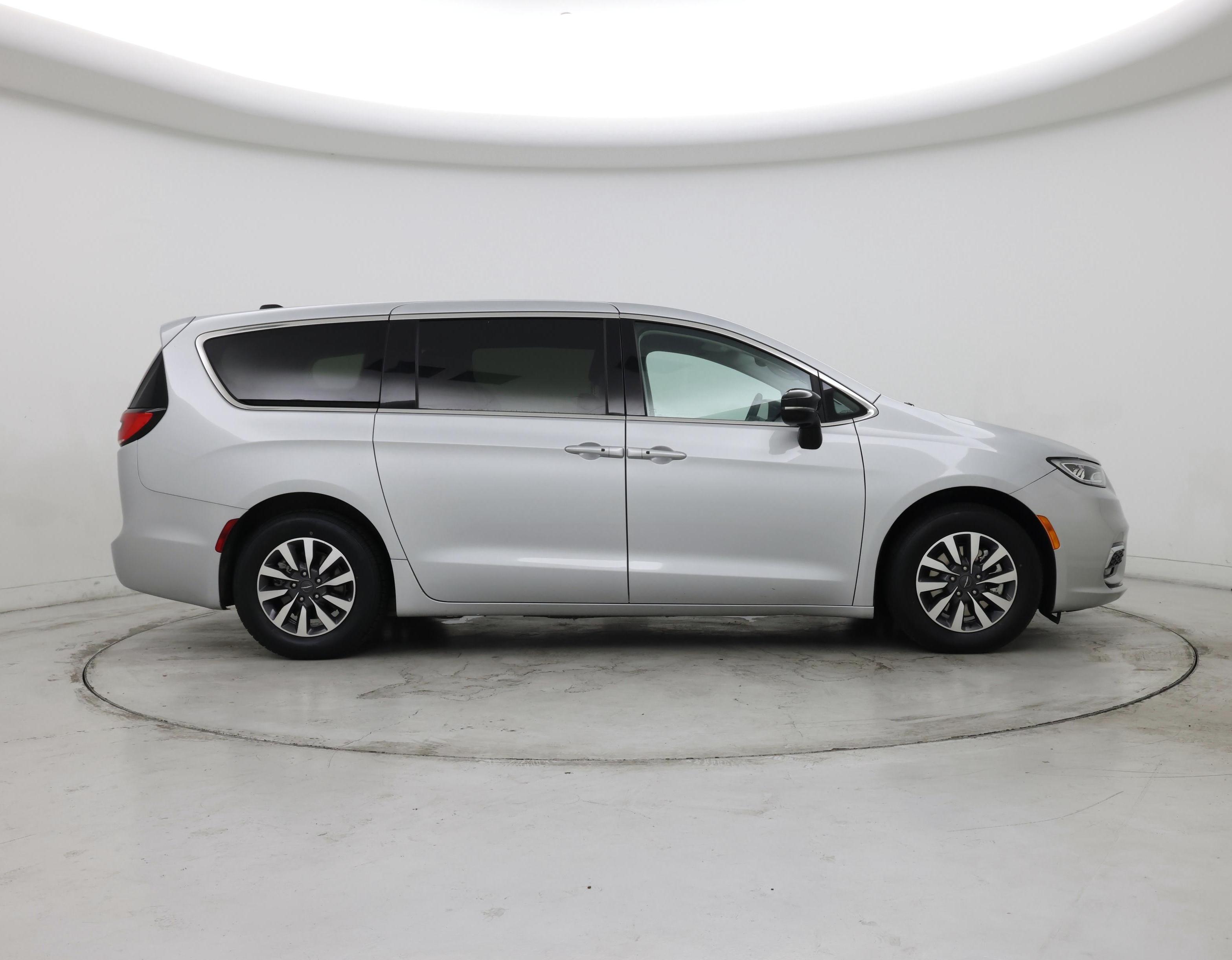 Thumbnail: 2024 Chrysler Pacifica - 7