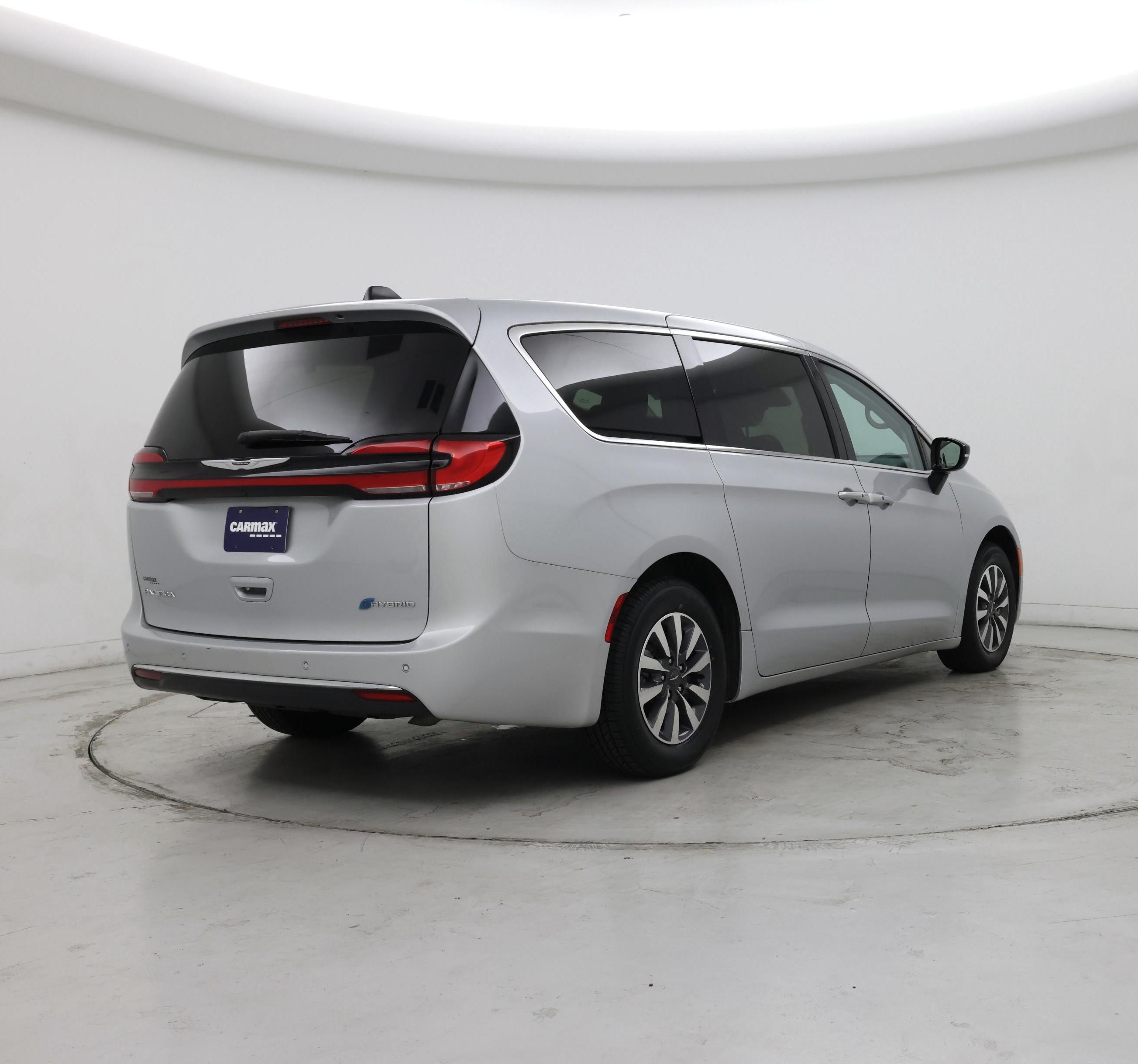 Thumbnail: 2024 Chrysler Pacifica - 8