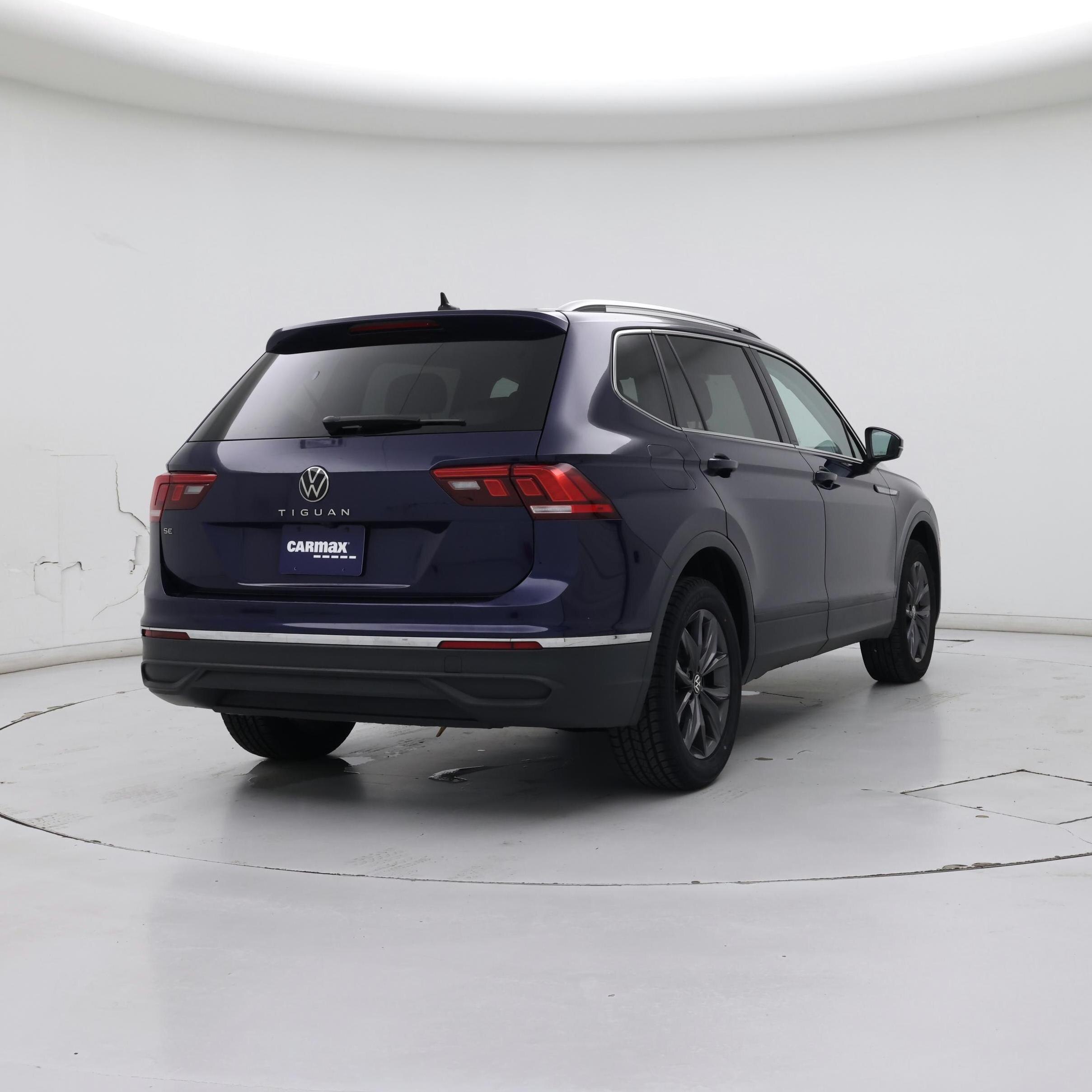 Thumbnail: 2023 Volkswagen Tiguan - 8