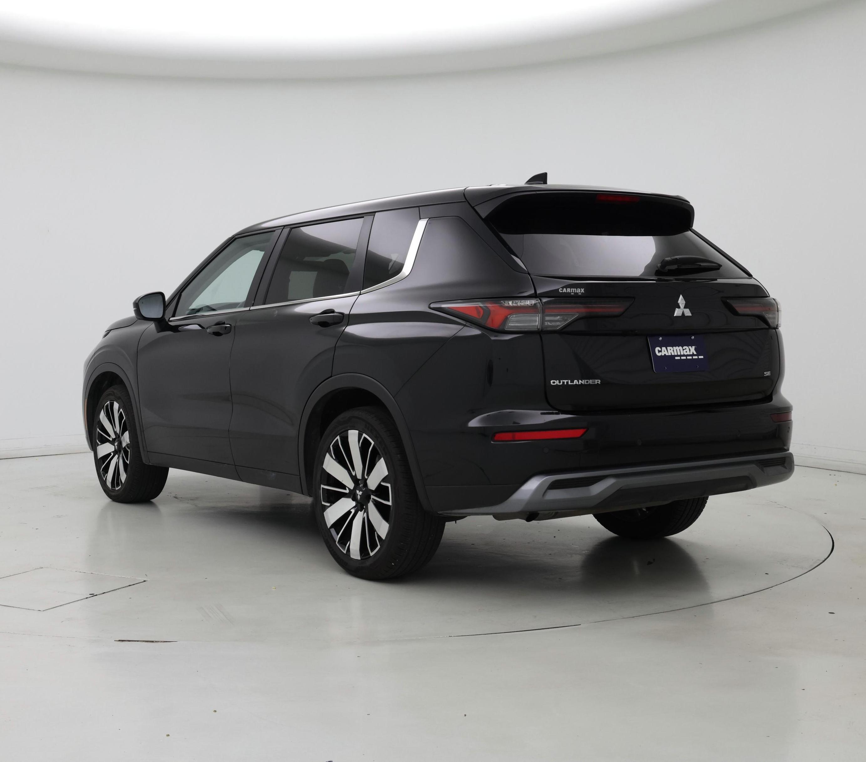 Thumbnail: 2025 Mitsubishi Outlander - 2