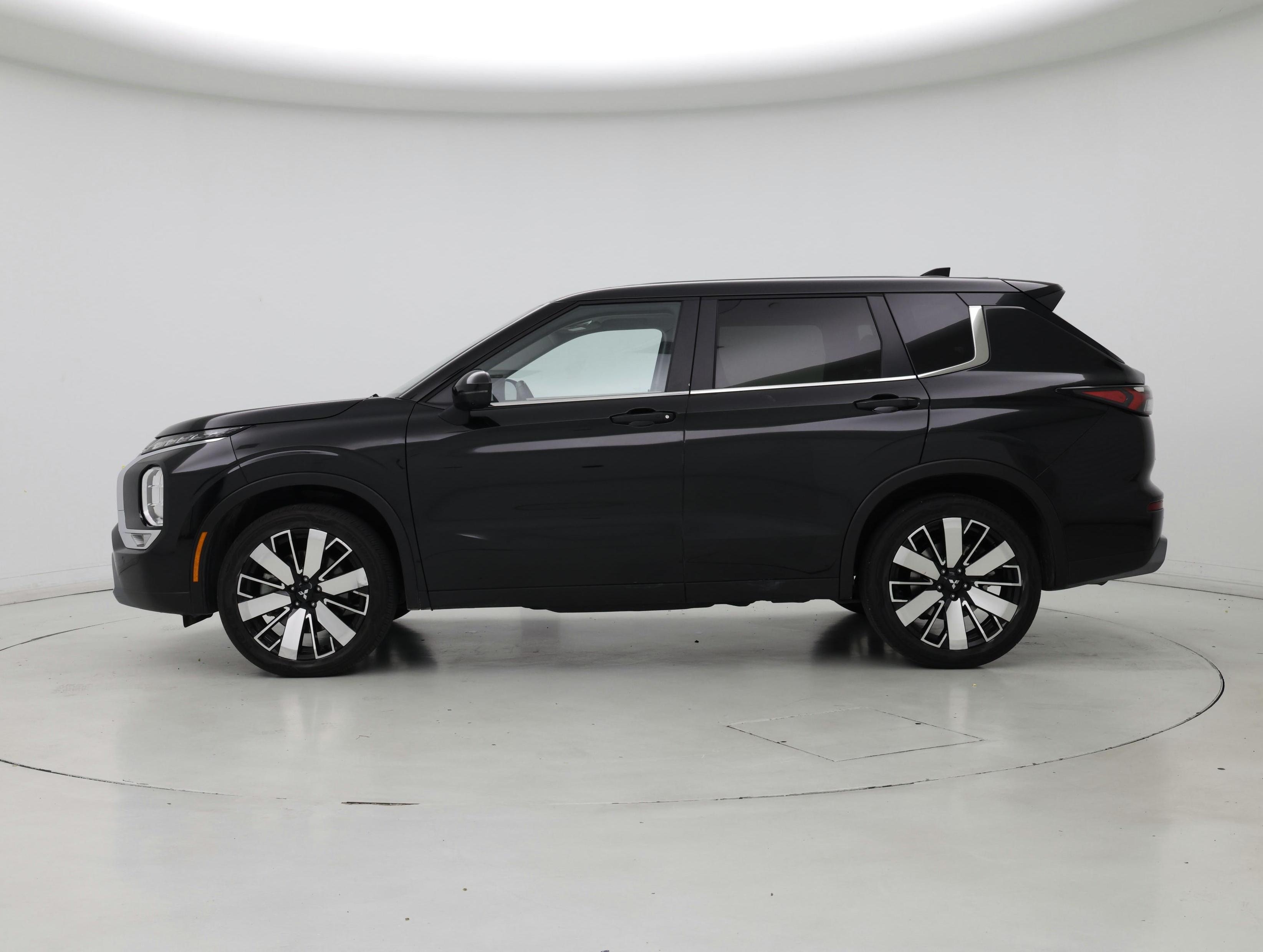 Thumbnail: 2025 Mitsubishi Outlander - 3