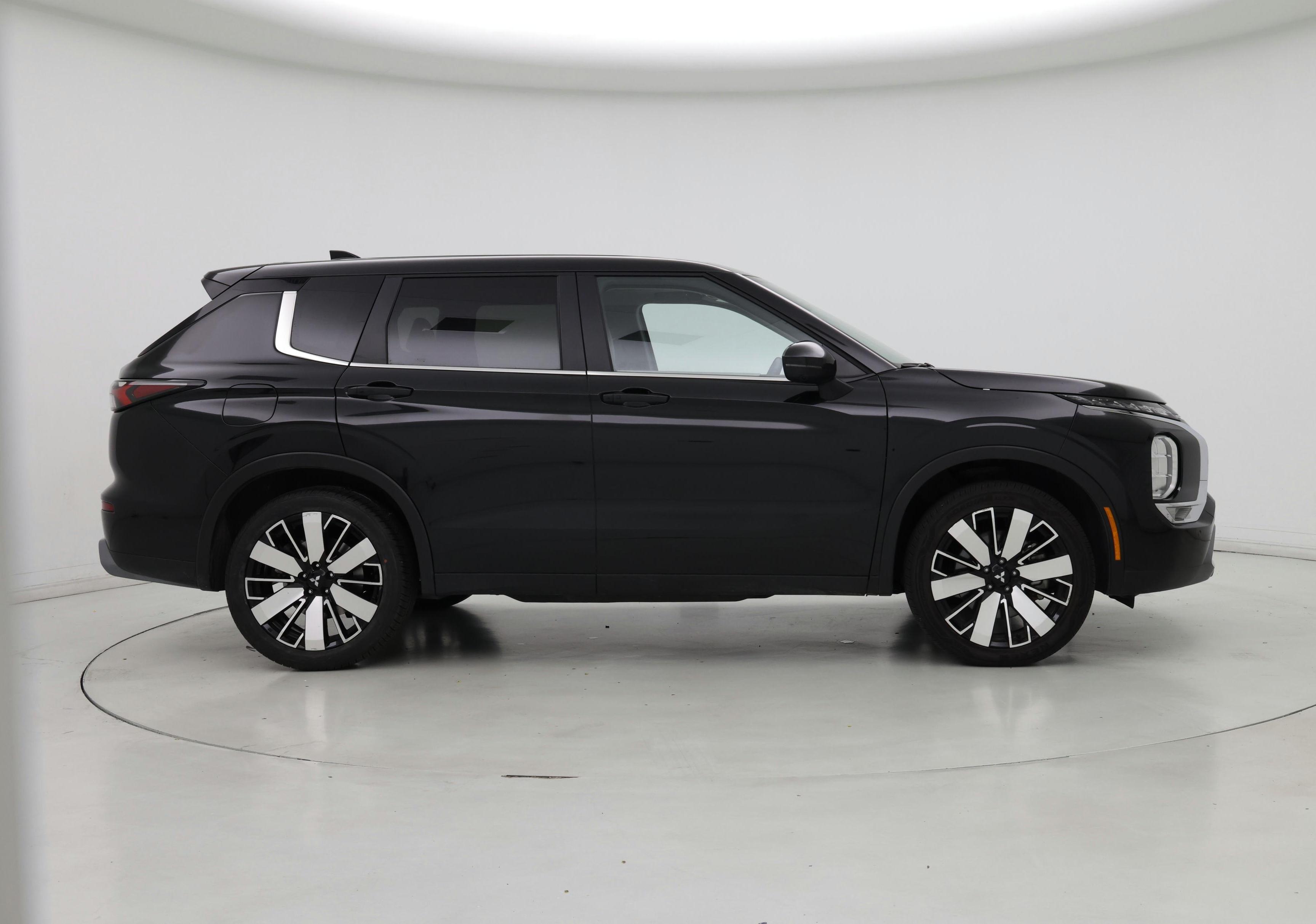 Thumbnail: 2025 Mitsubishi Outlander - 7