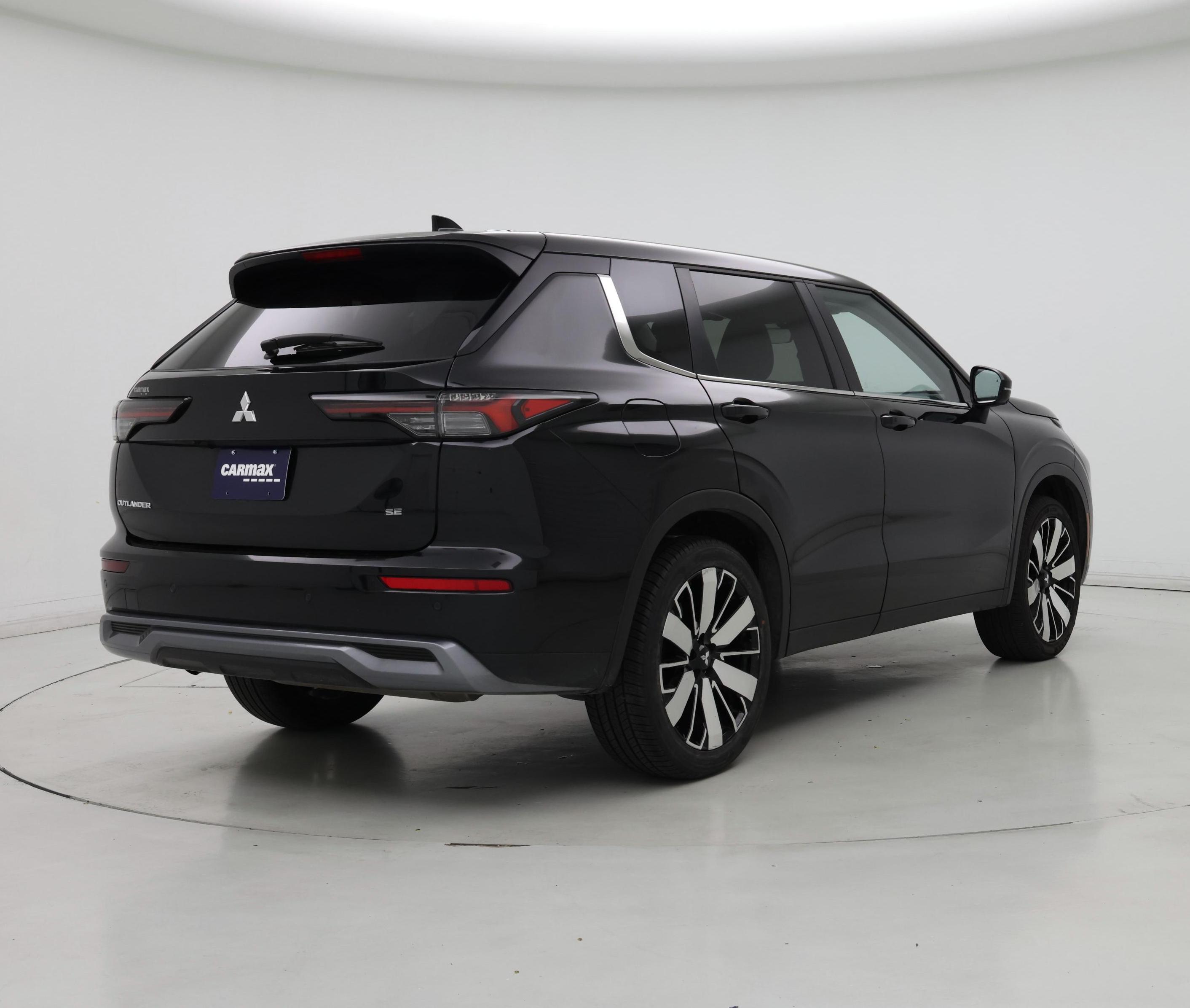 Thumbnail: 2025 Mitsubishi Outlander - 8
