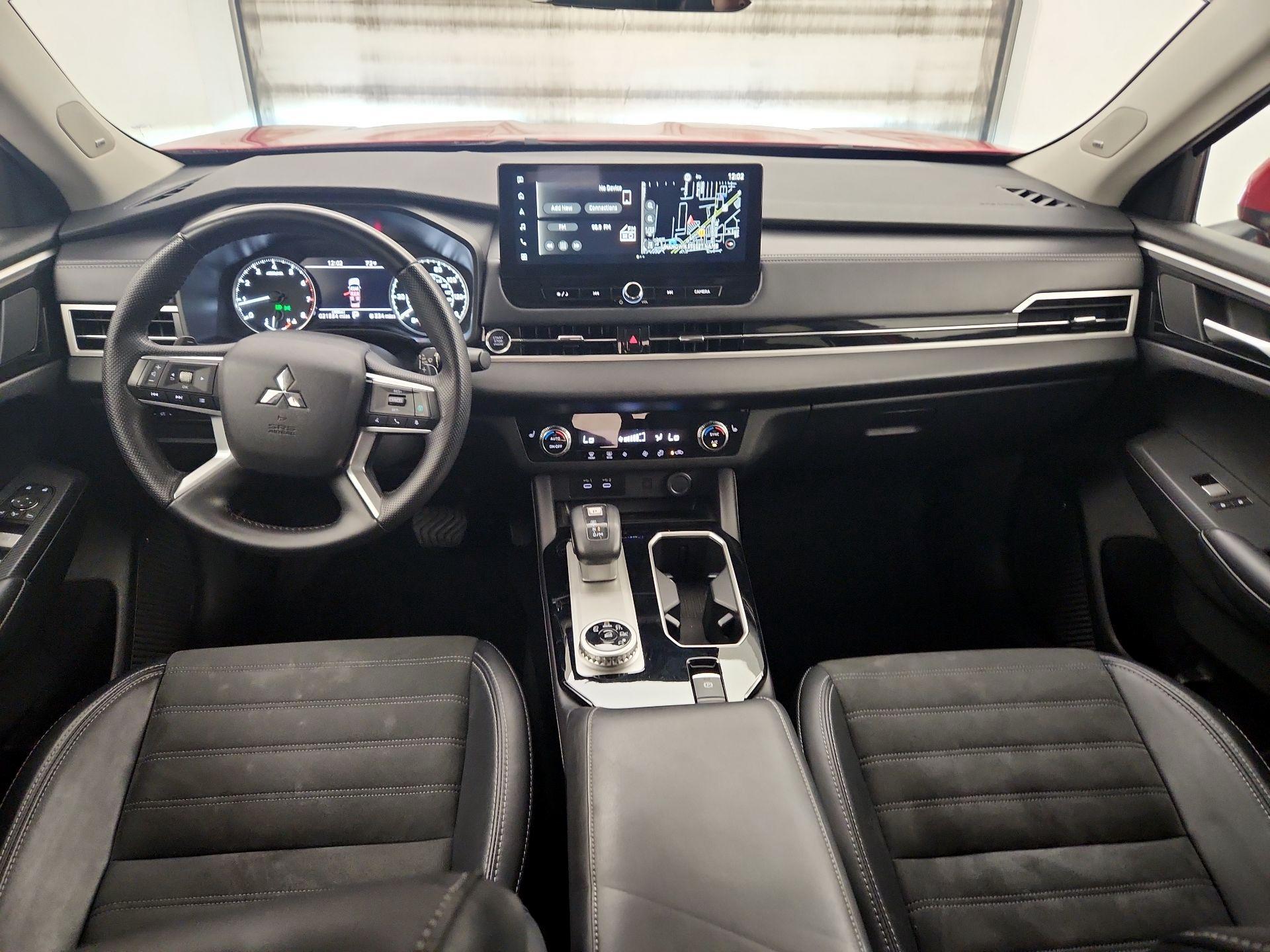 Thumbnail: 2025 Mitsubishi Outlander - 9