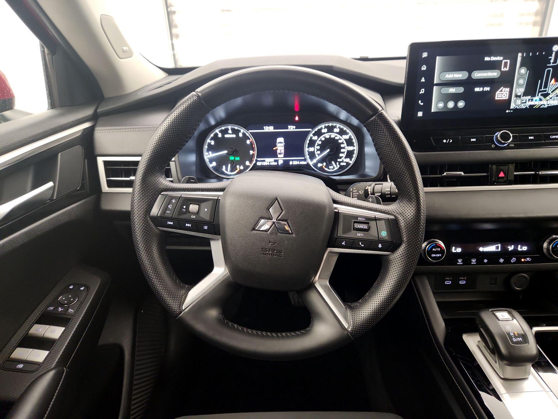Thumbnail: 2025 Mitsubishi Outlander - 10