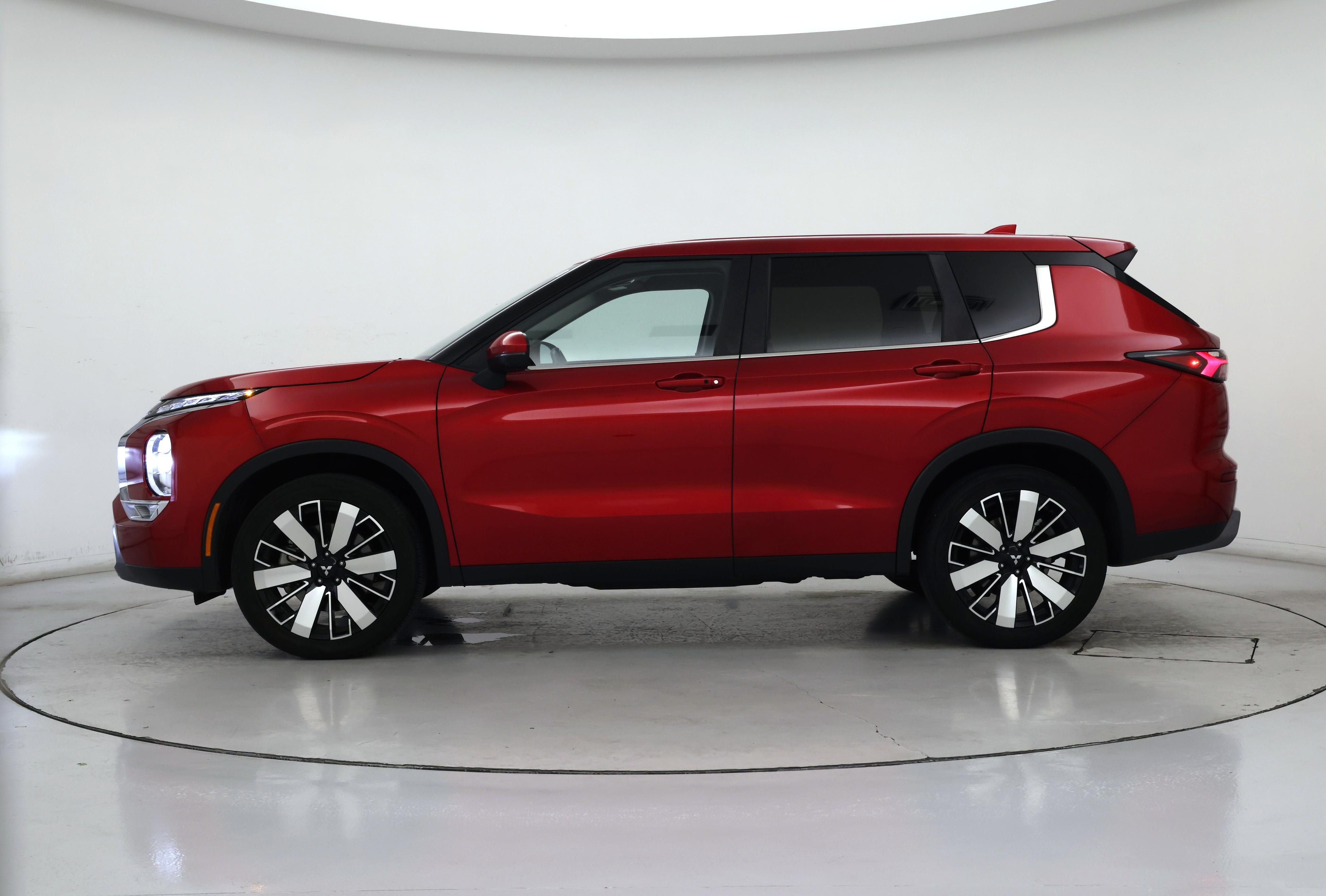Thumbnail: 2025 Mitsubishi Outlander - 3
