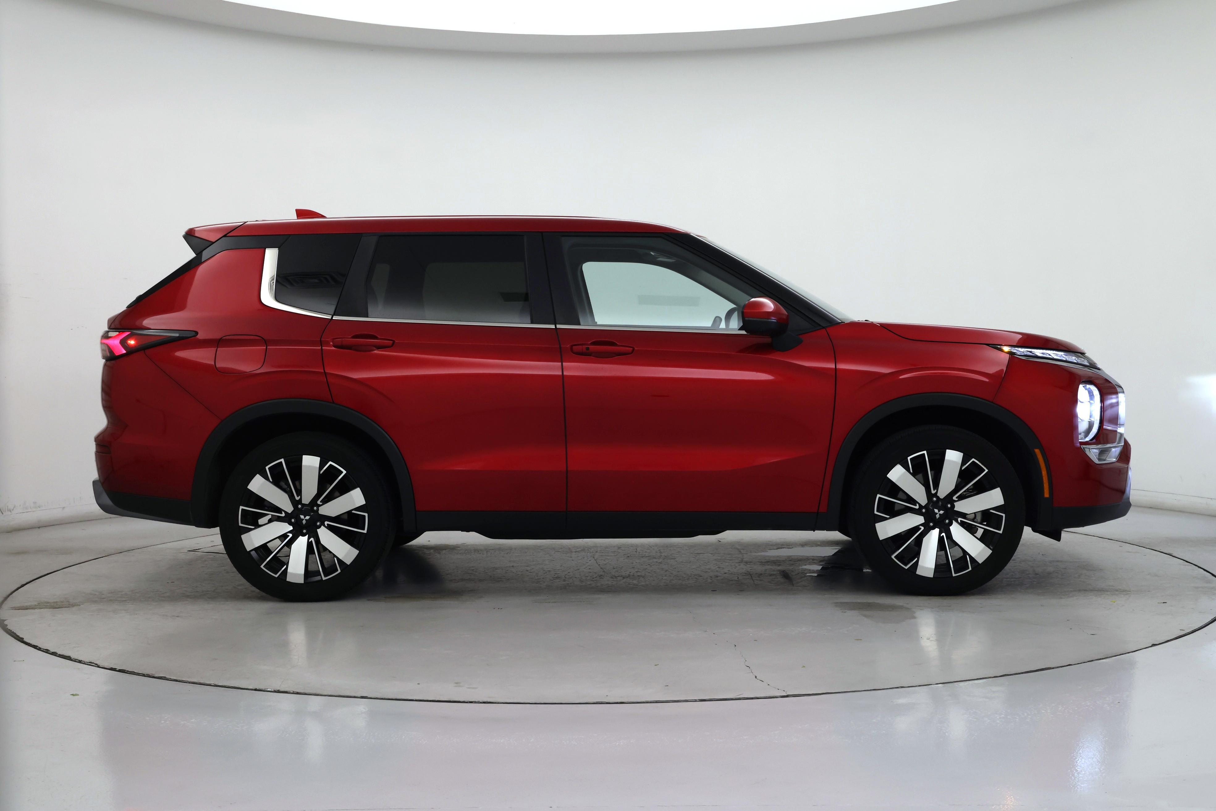 Thumbnail: 2025 Mitsubishi Outlander - 7