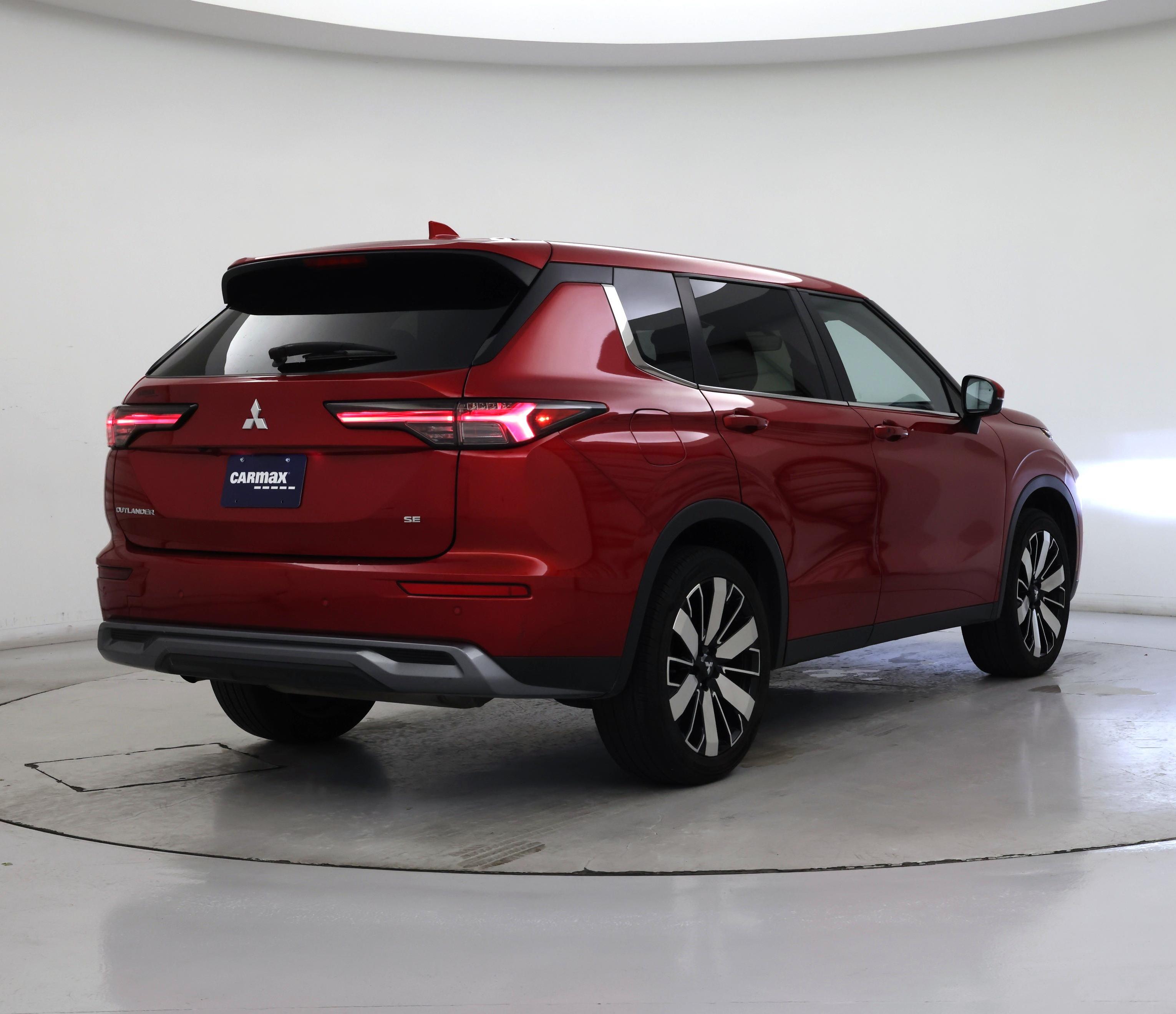Thumbnail: 2025 Mitsubishi Outlander - 8