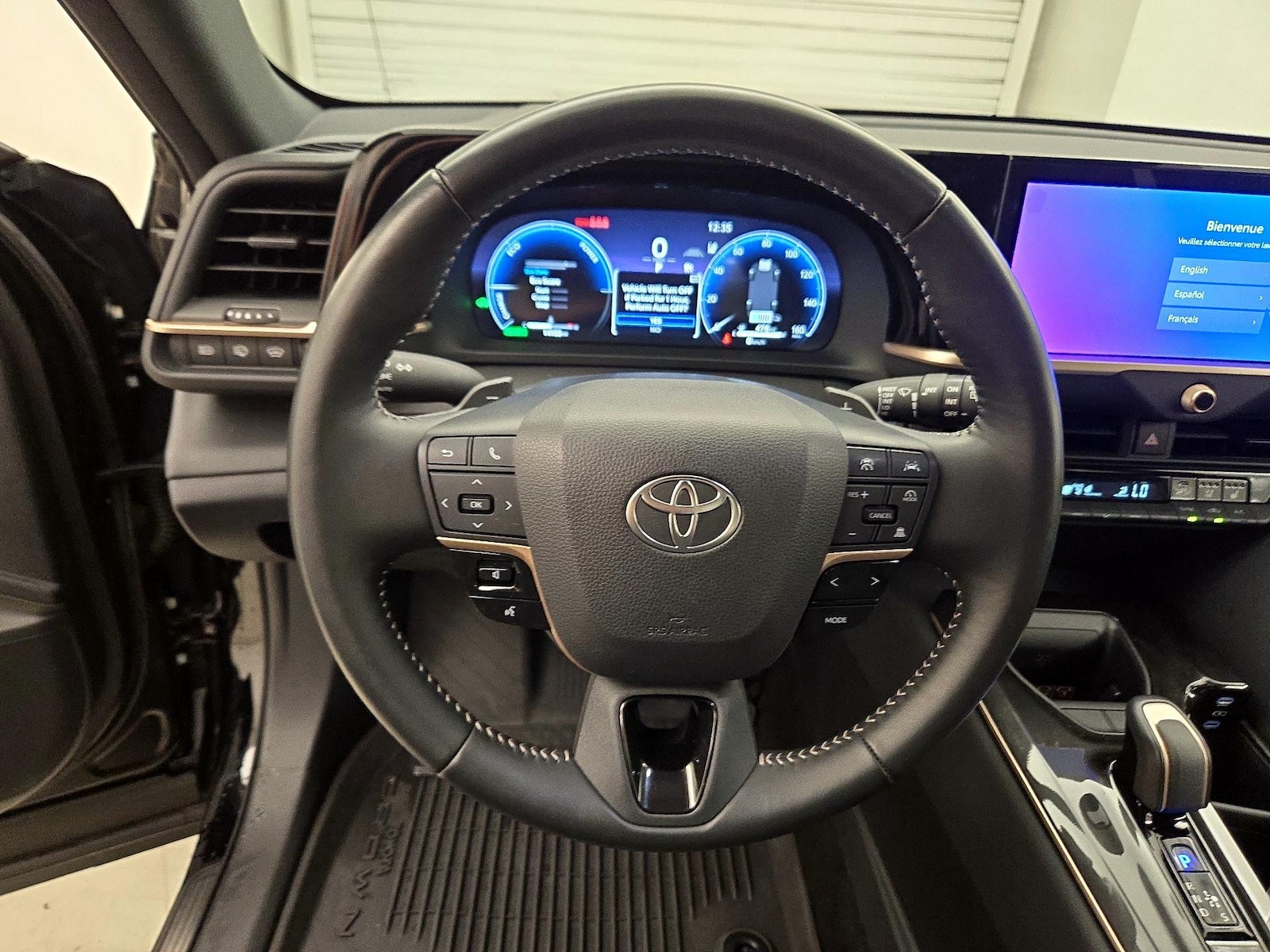 2025 Toyota Crown Signia XLE - Photo 11