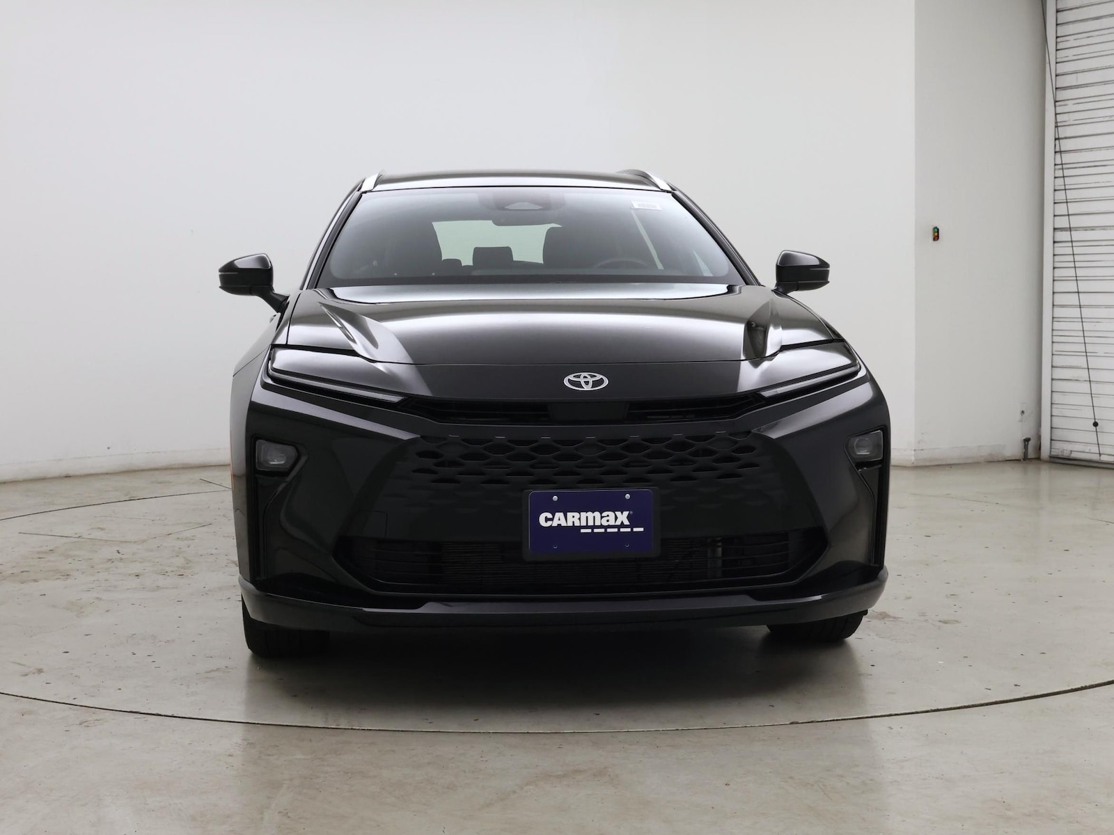 2025 Toyota Crown Signia XLE - Photo 6