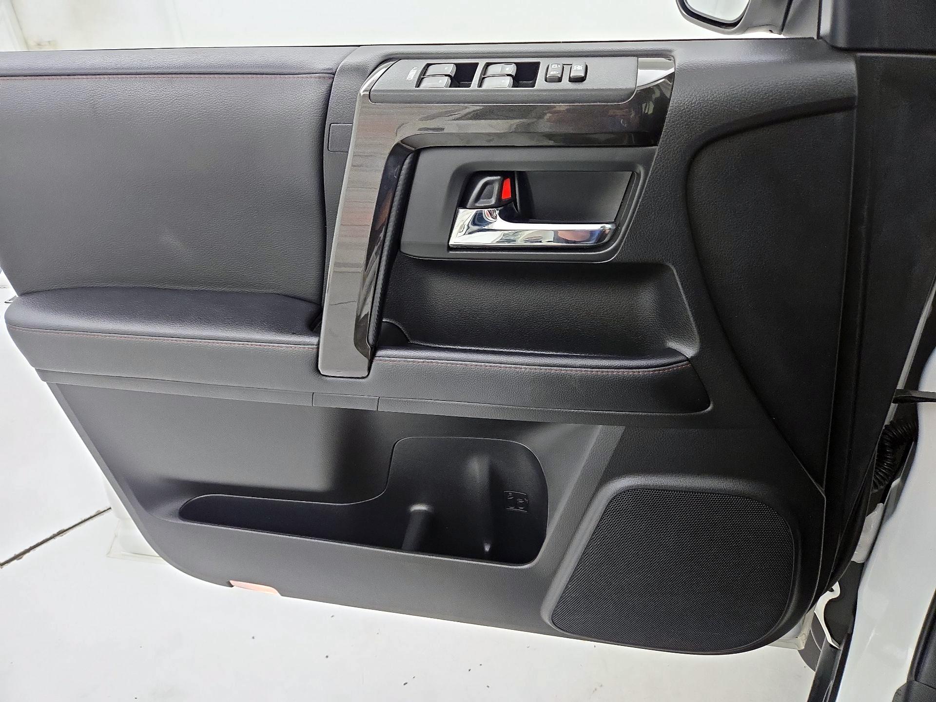 Thumbnail: 2021 Toyota 4Runner - 12