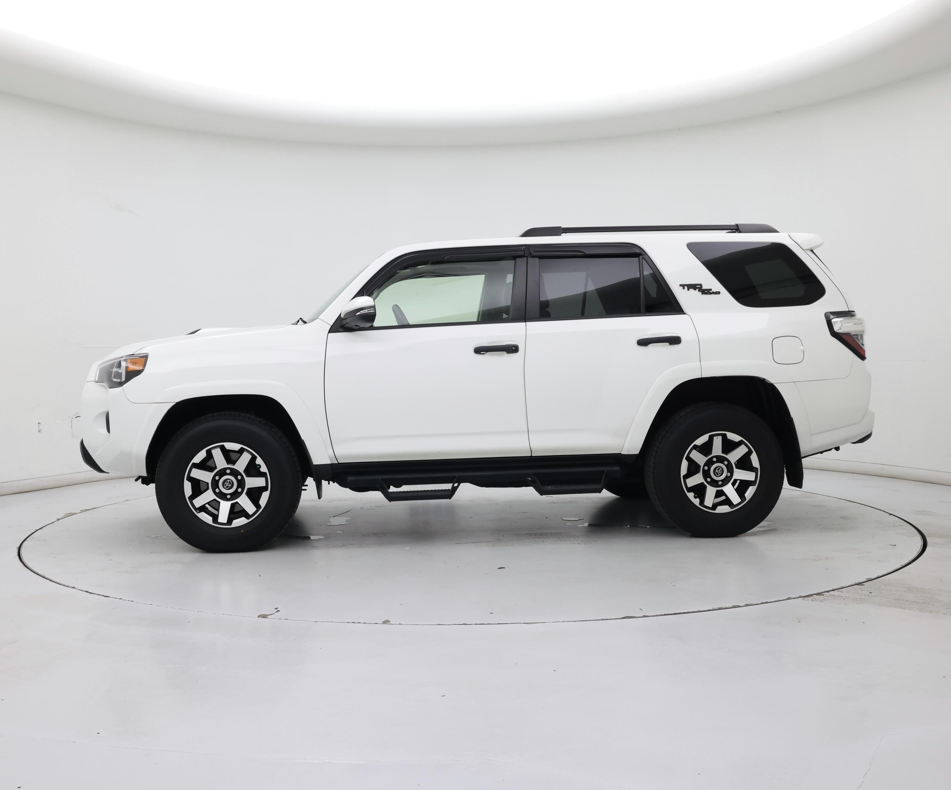 Thumbnail: 2021 Toyota 4Runner - 3