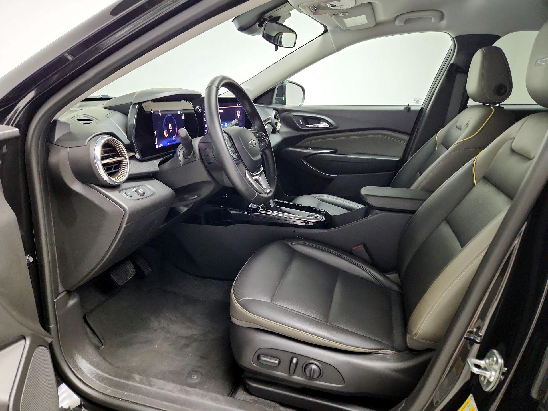 Thumbnail: 2025 Chevrolet Trax - 11