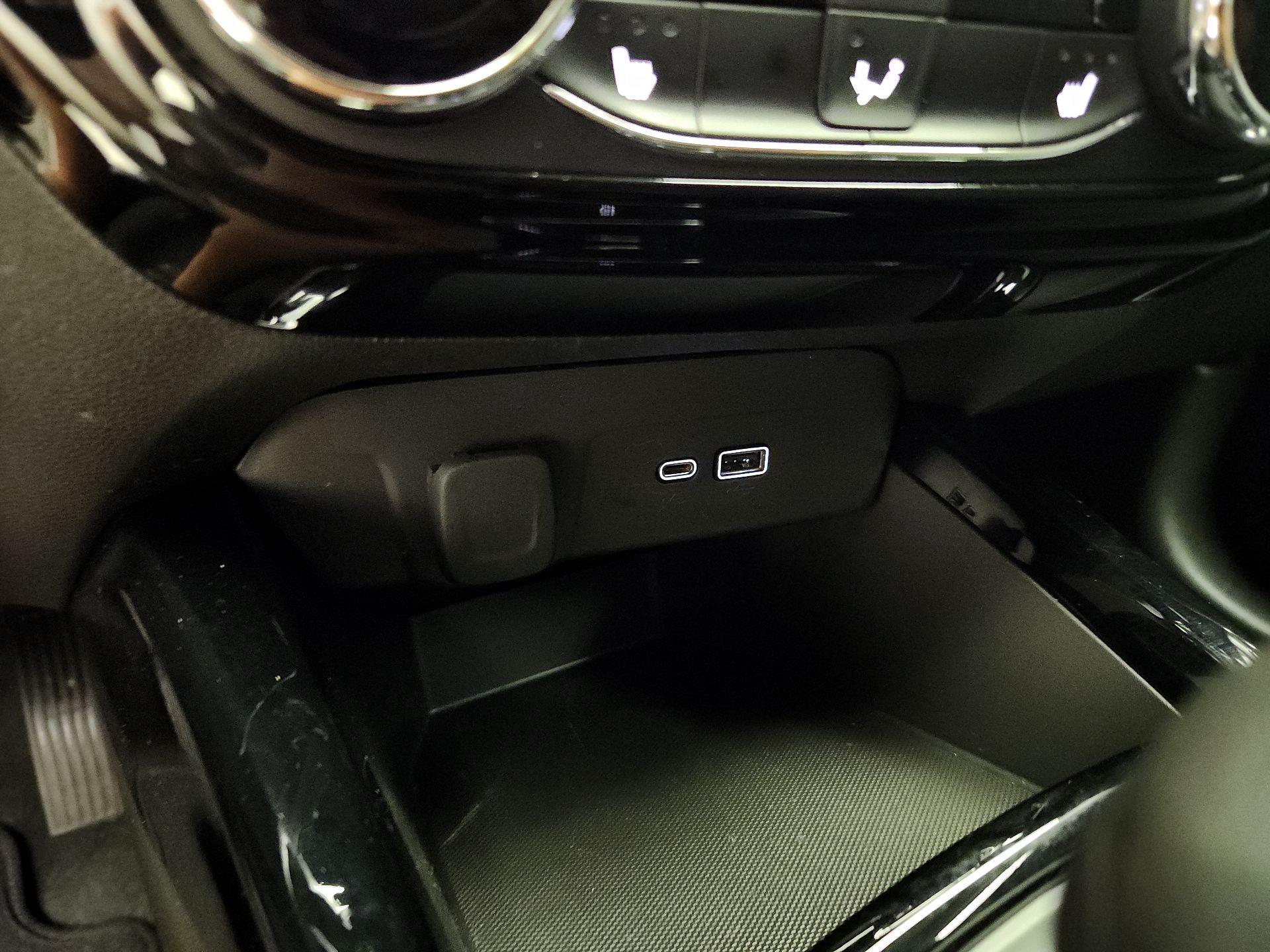 Thumbnail: 2025 Chevrolet Trax - 18
