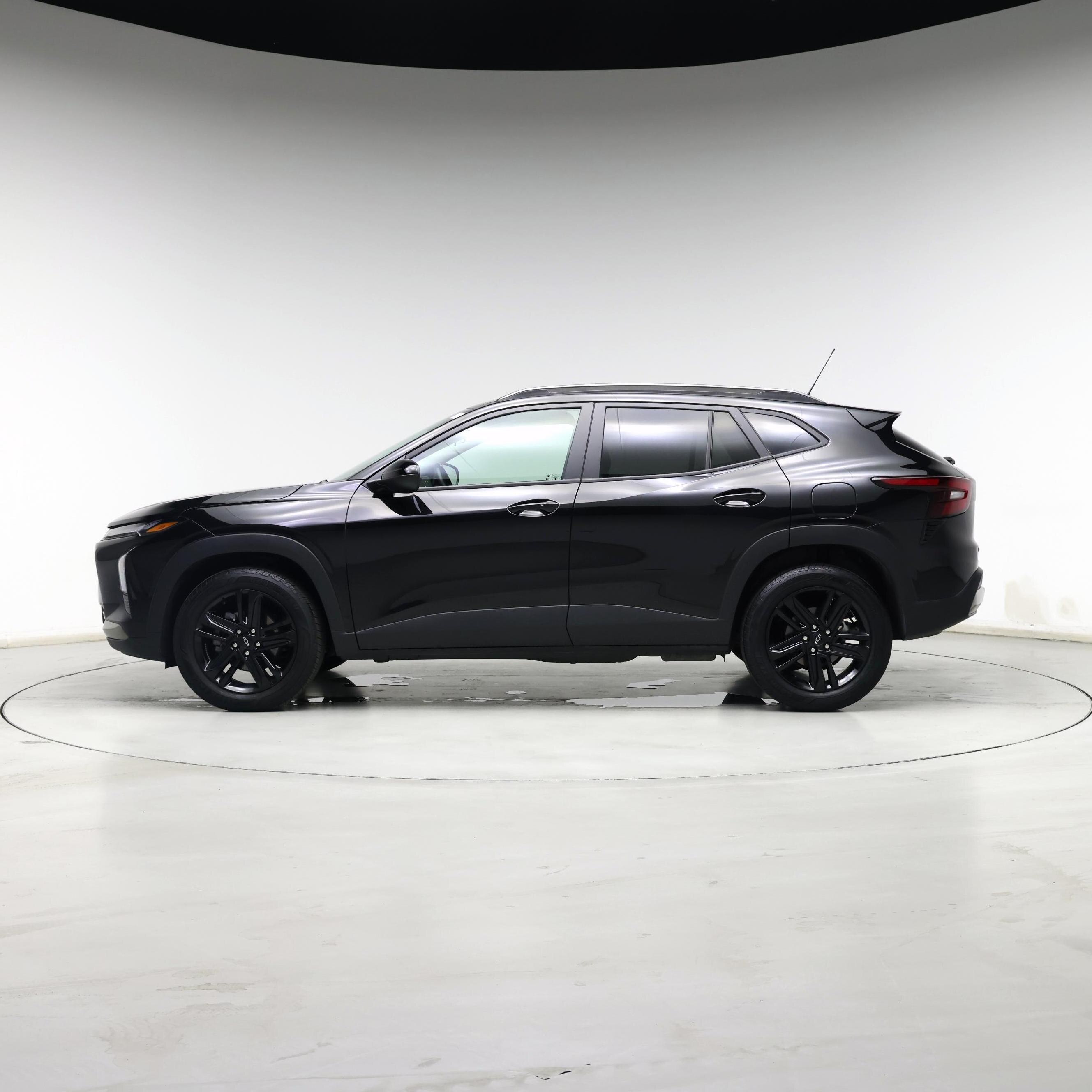 Thumbnail: 2025 Chevrolet Trax - 3