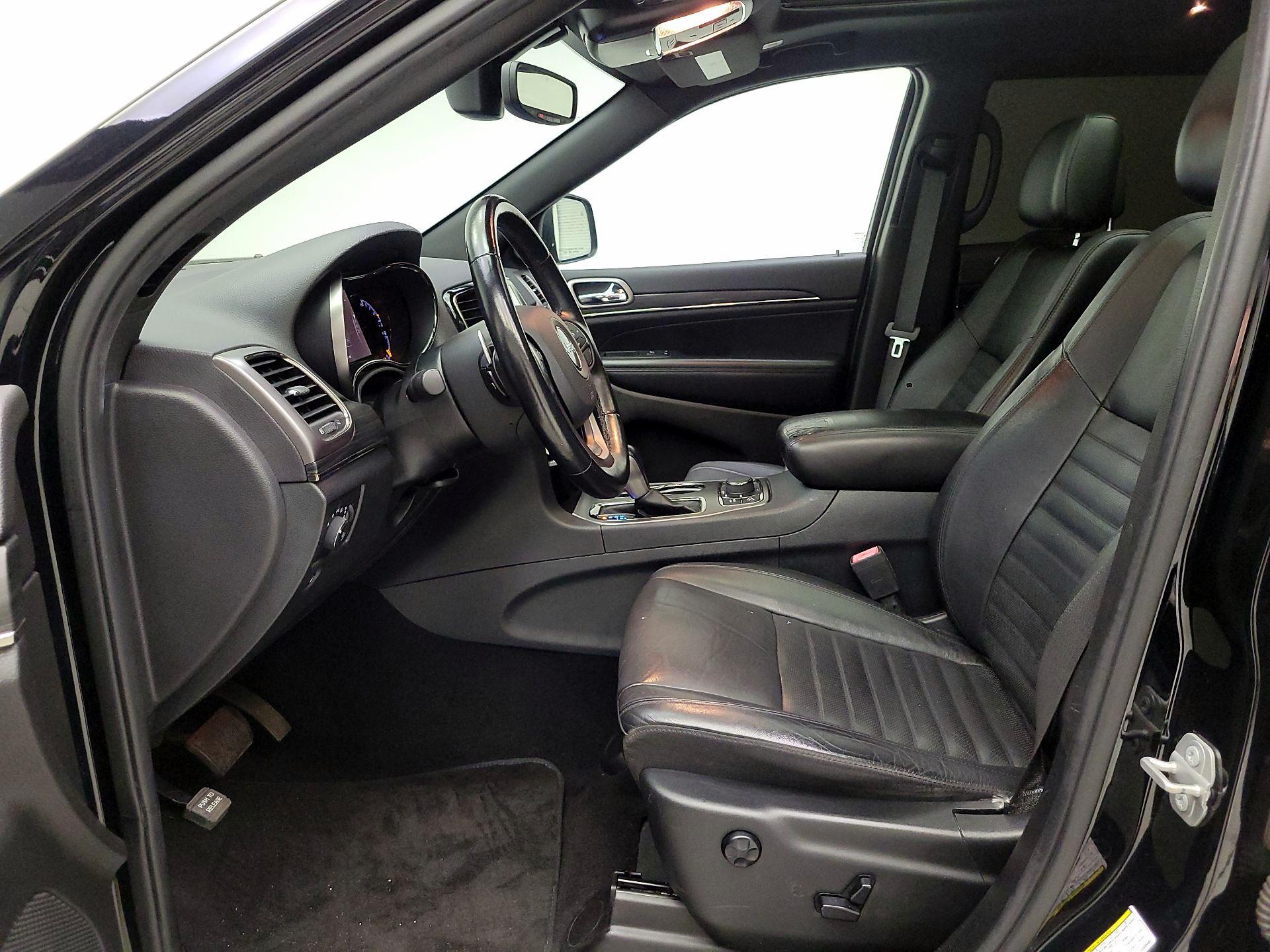 Thumbnail: 2020 Jeep Grand Cherokee - 11