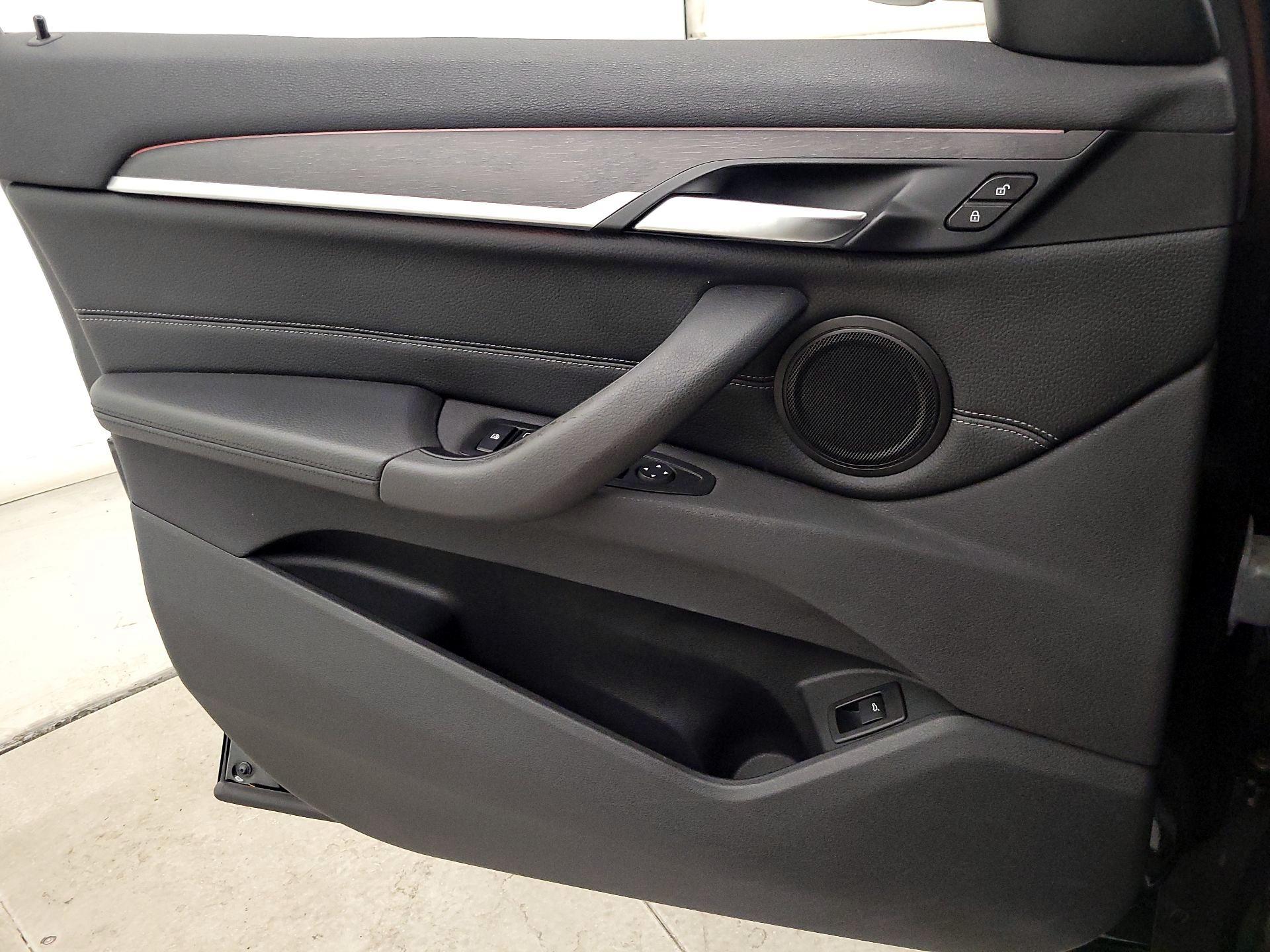 Thumbnail: 2016 BMW X1 - 12