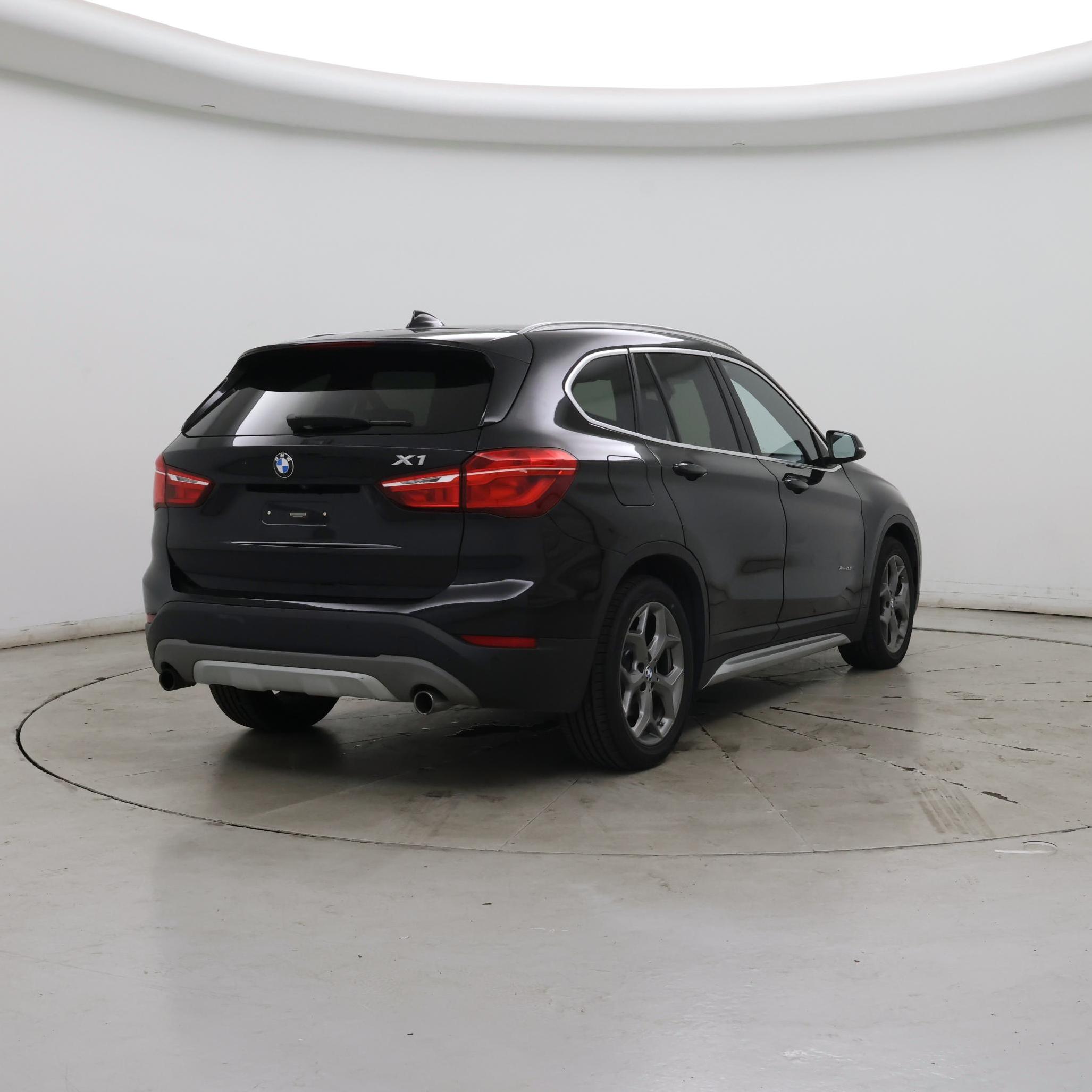 Thumbnail: 2016 BMW X1 - 8