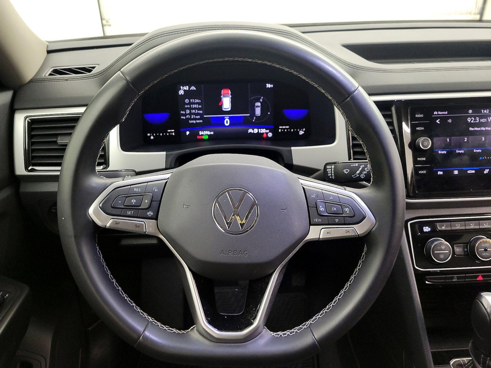 2022 Volkswagen Atlas SE w/Tech - Photo 11