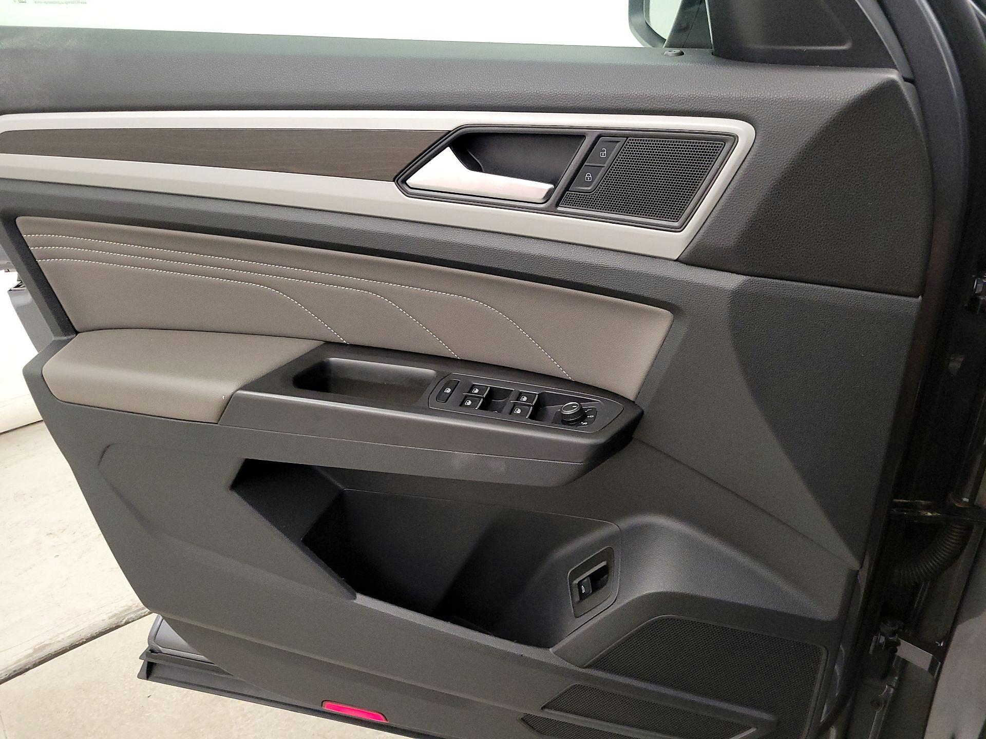 Thumbnail: 2022 Volkswagen Atlas - 12