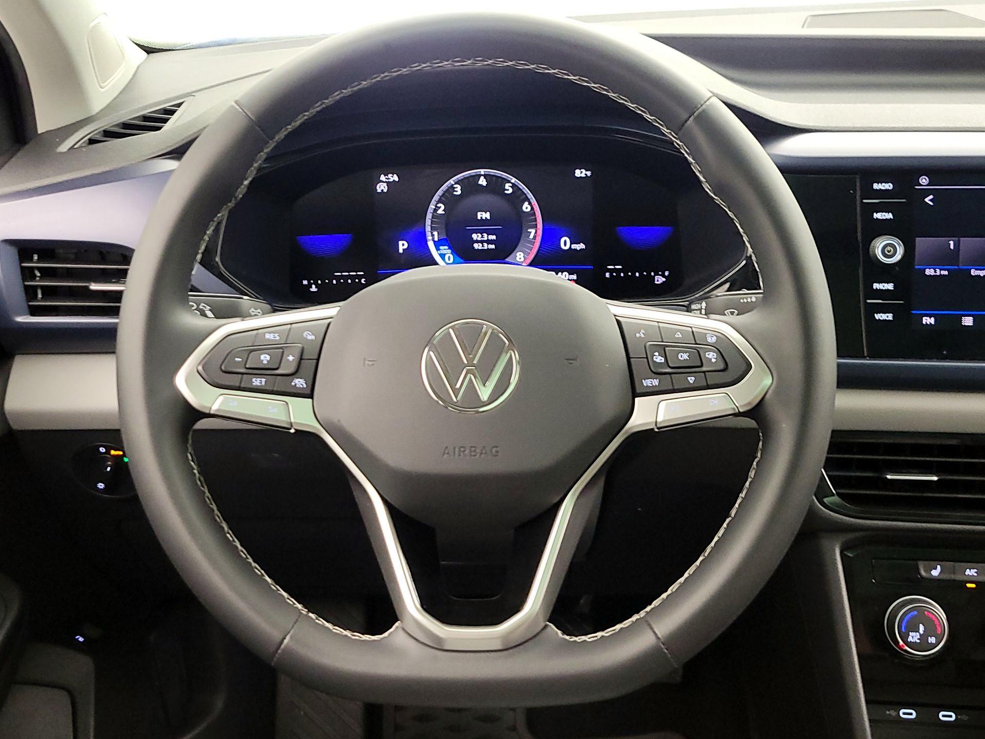 Thumbnail: 2023 Volkswagen Taos - 10