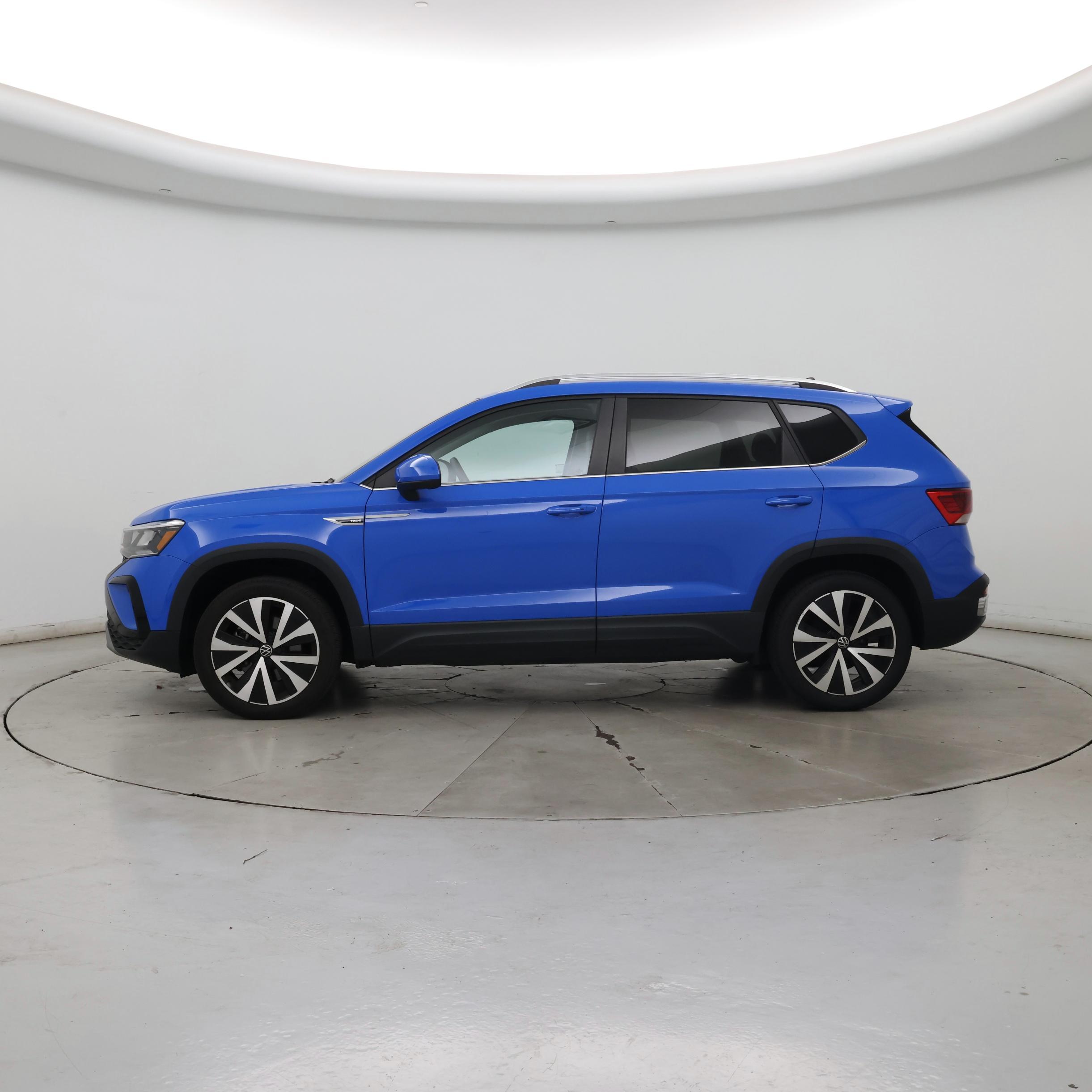 Thumbnail: 2023 Volkswagen Taos - 3