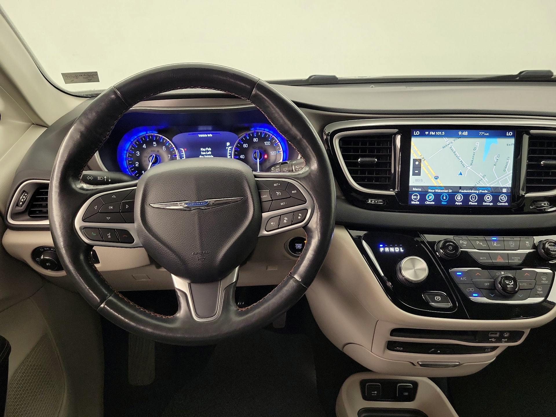 Thumbnail: 2020 Chrysler Pacifica - 10
