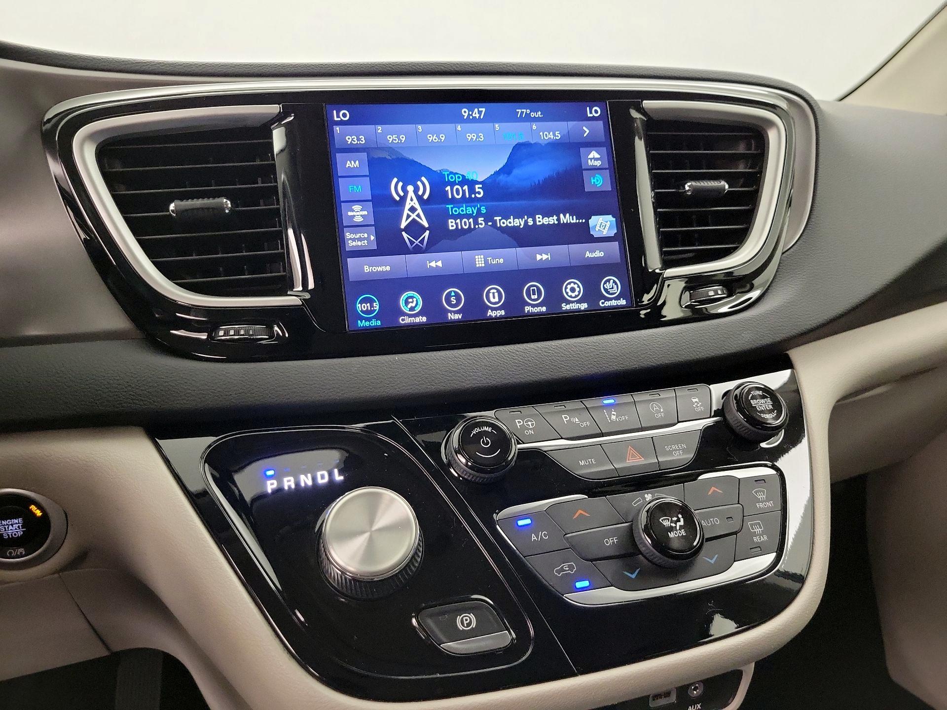 Thumbnail: 2020 Chrysler Pacifica - 16