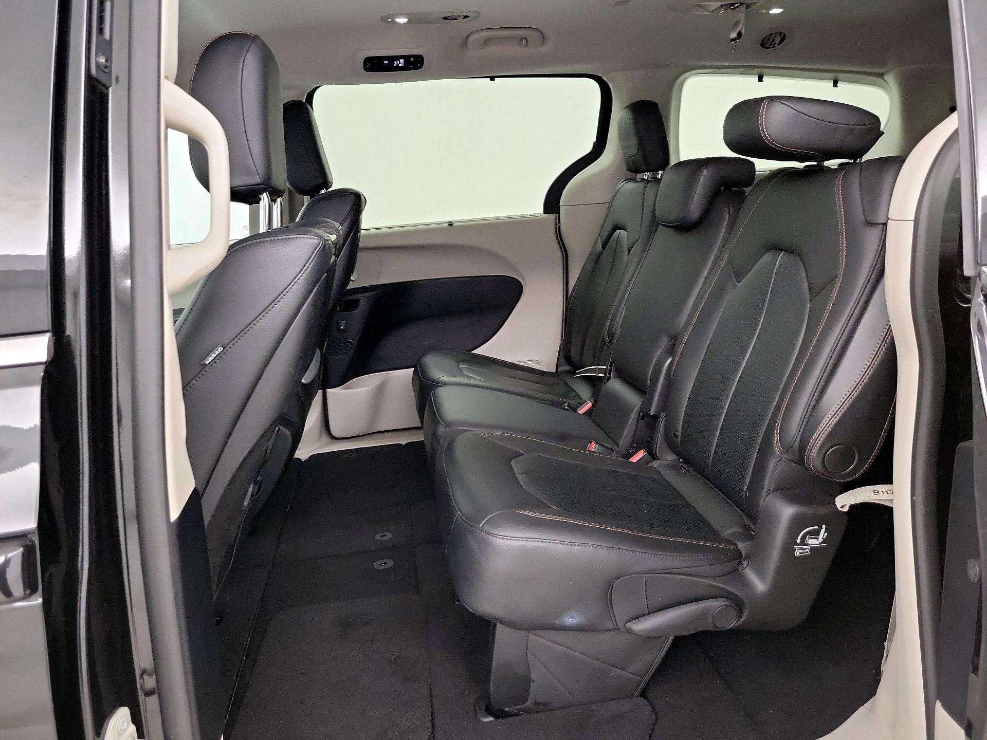 Thumbnail: 2020 Chrysler Pacifica - 20
