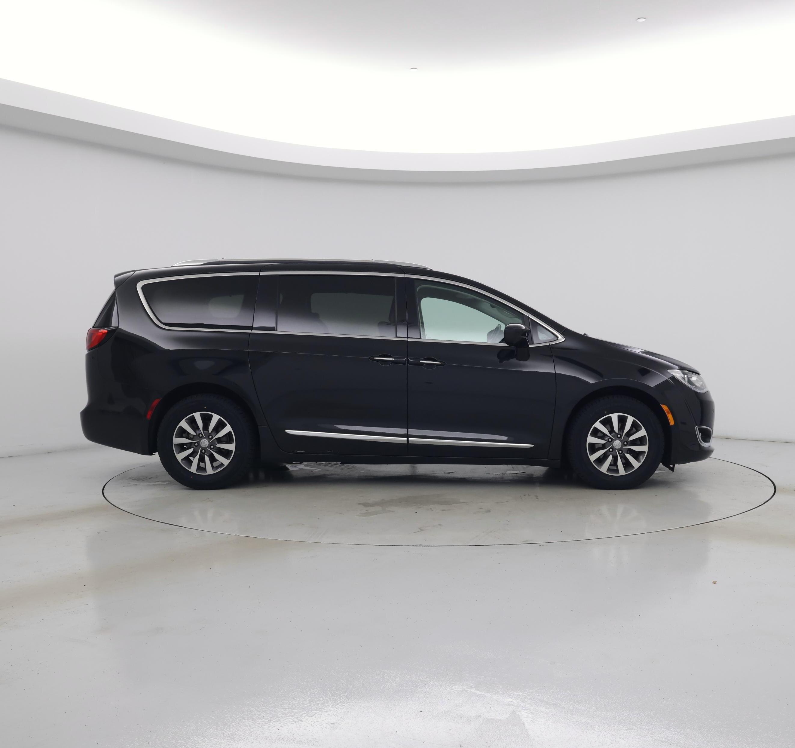 Thumbnail: 2020 Chrysler Pacifica - 7
