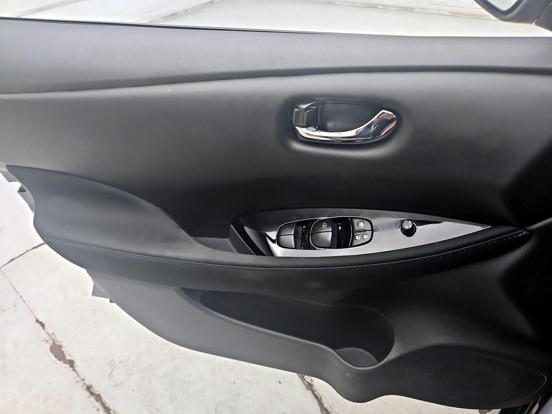 Thumbnail: 2024 Nissan Leaf - 12