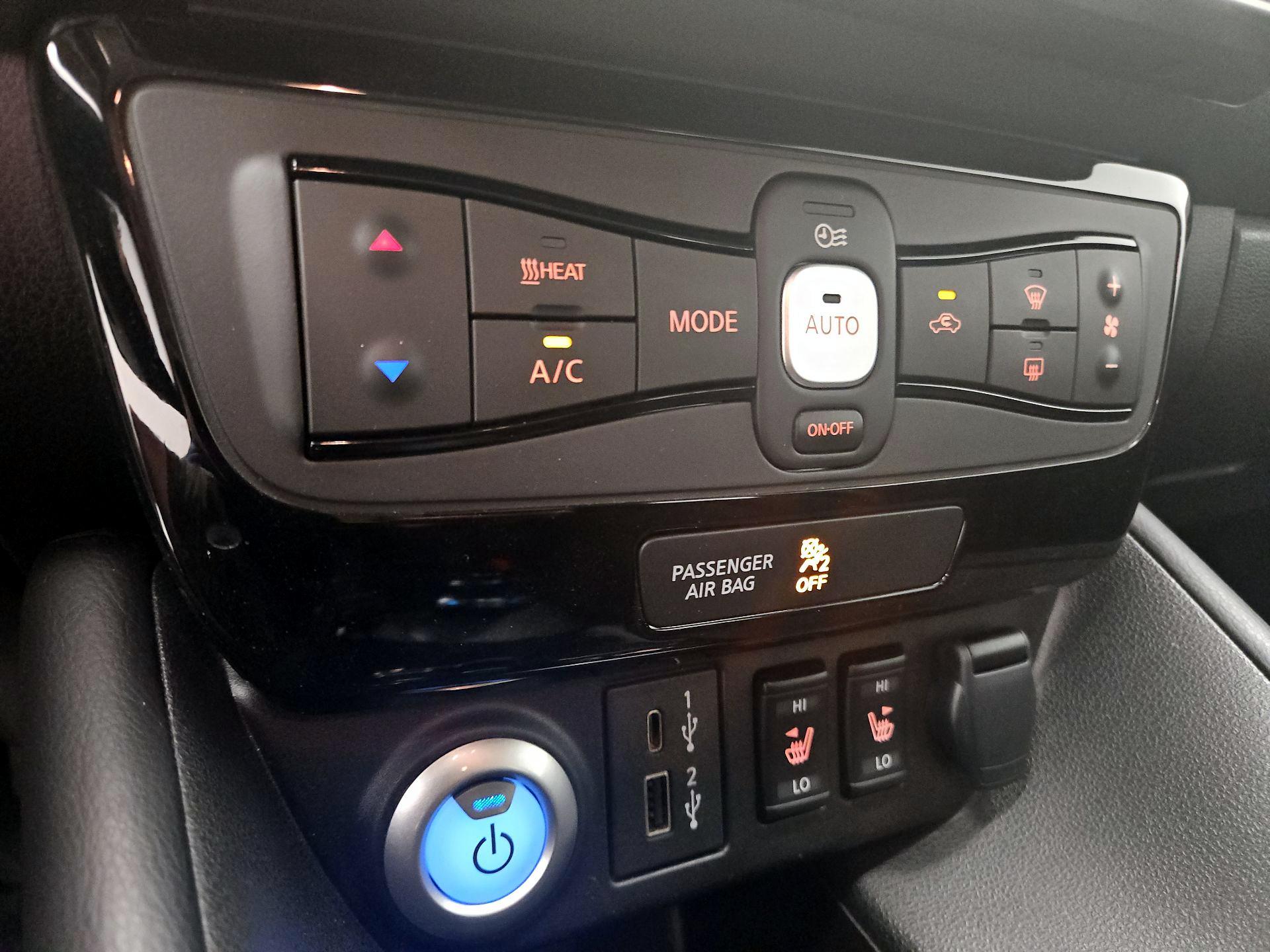 Thumbnail: 2024 Nissan Leaf - 17