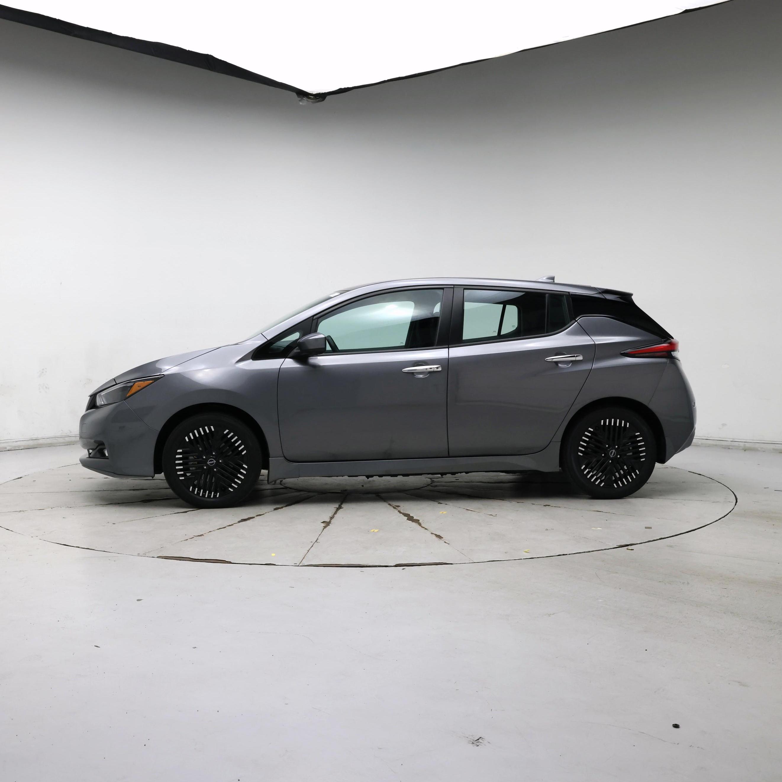 Thumbnail: 2024 Nissan Leaf - 3
