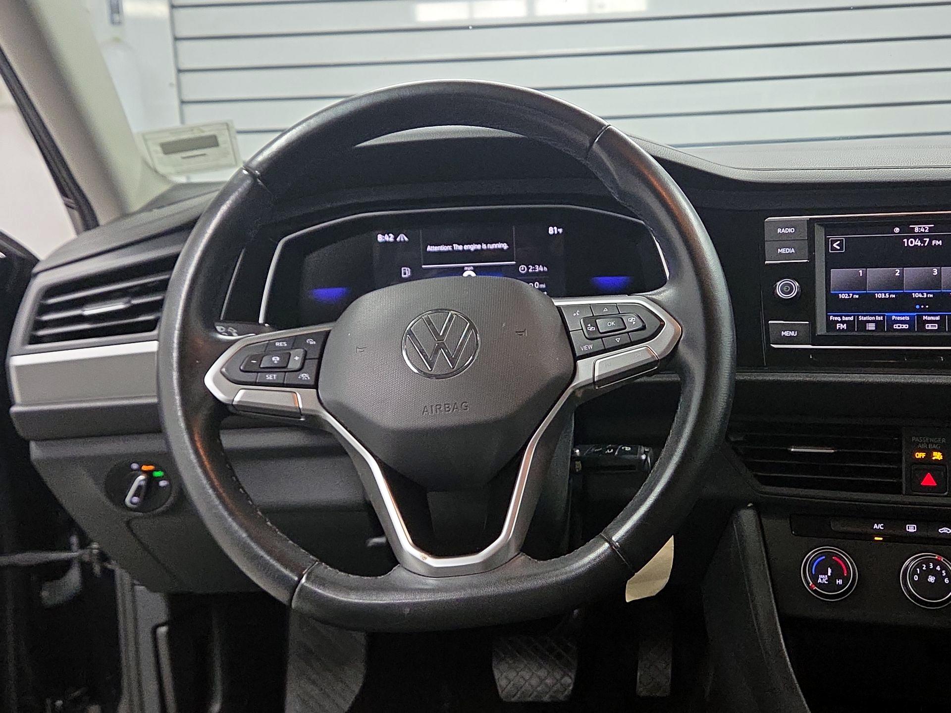 Thumbnail: 2024 Volkswagen Jetta - 10