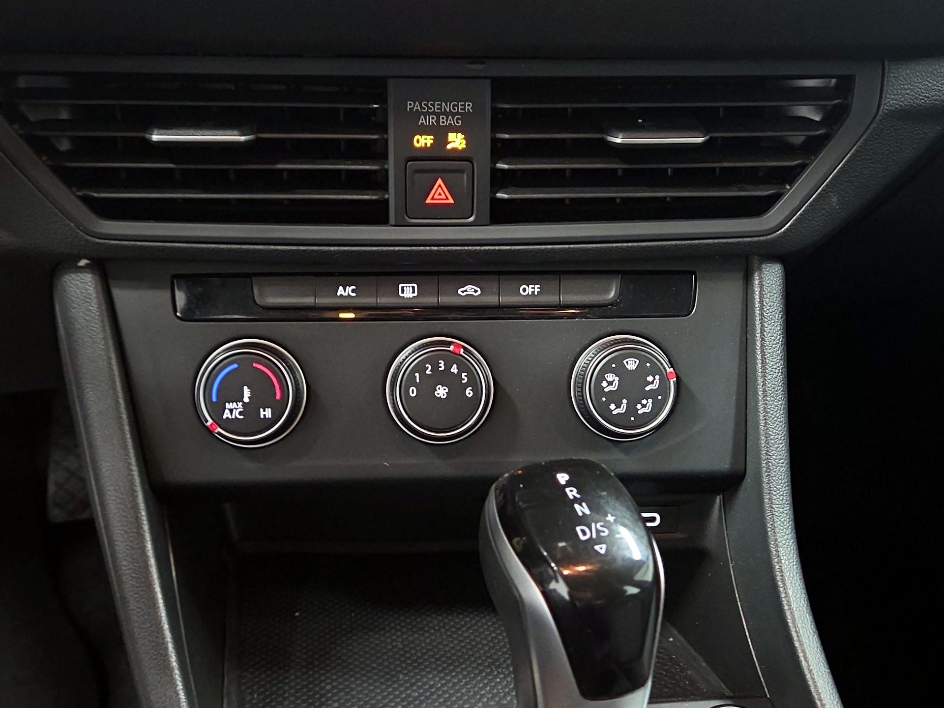 Thumbnail: 2024 Volkswagen Jetta - 14