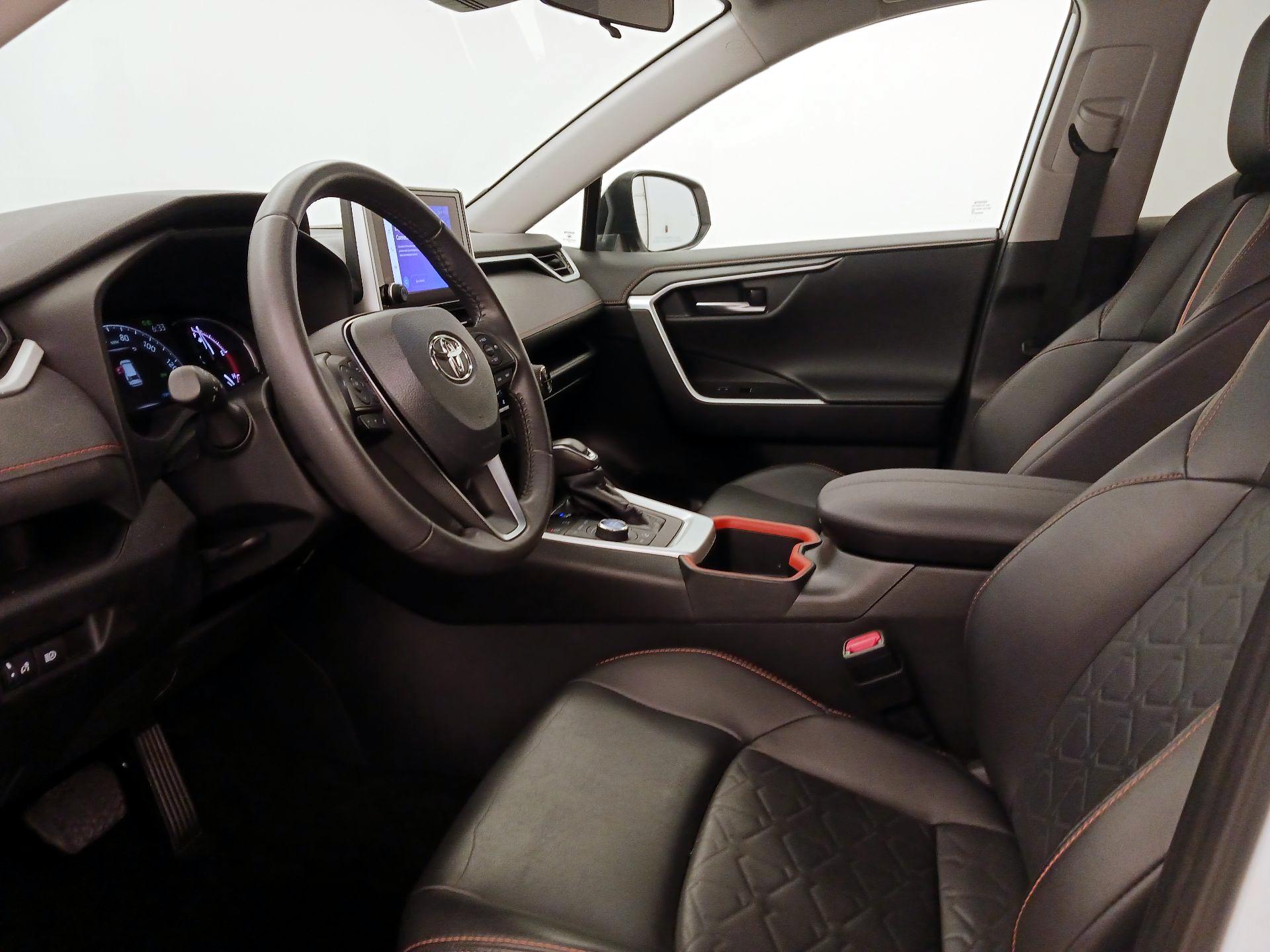 Thumbnail: 2024 Toyota RAV4 - 11