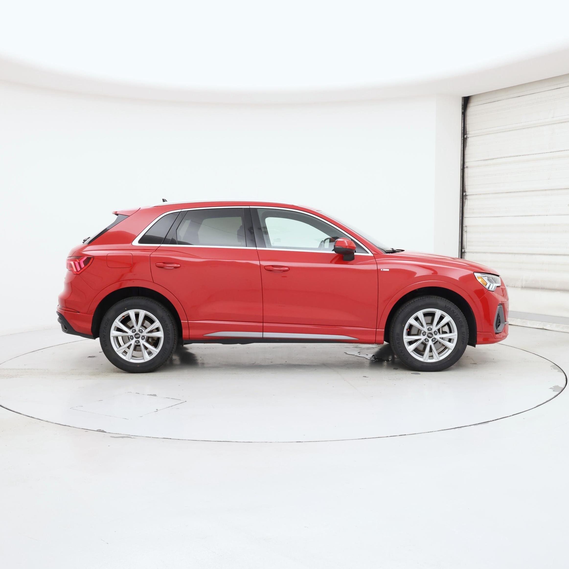 Thumbnail: 2024 Audi Q3 - 7