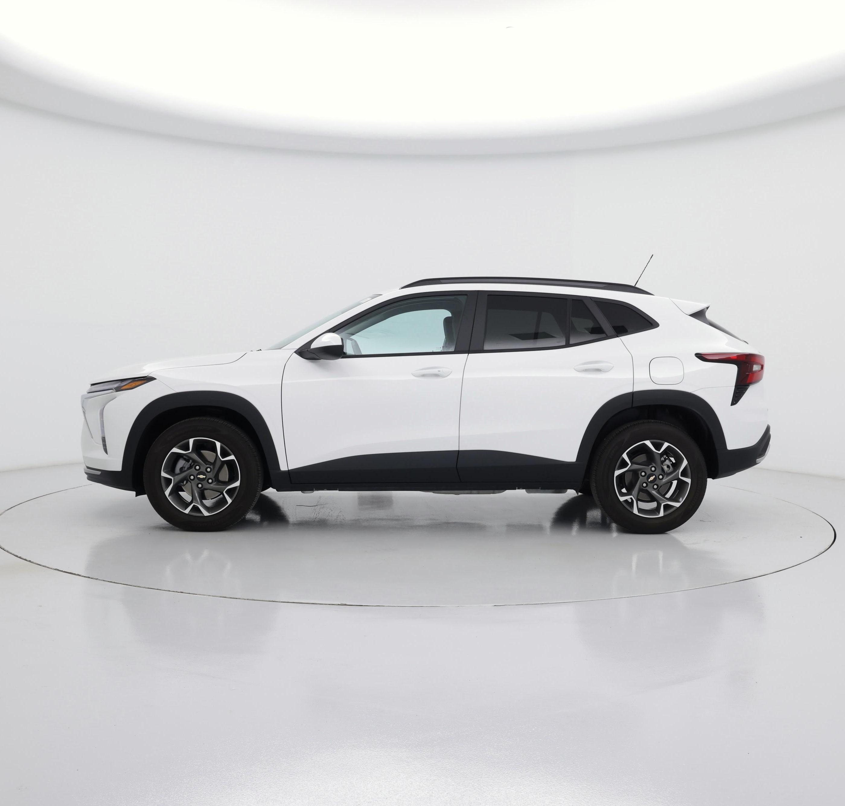 Thumbnail: 2024 Chevrolet Trax - 3