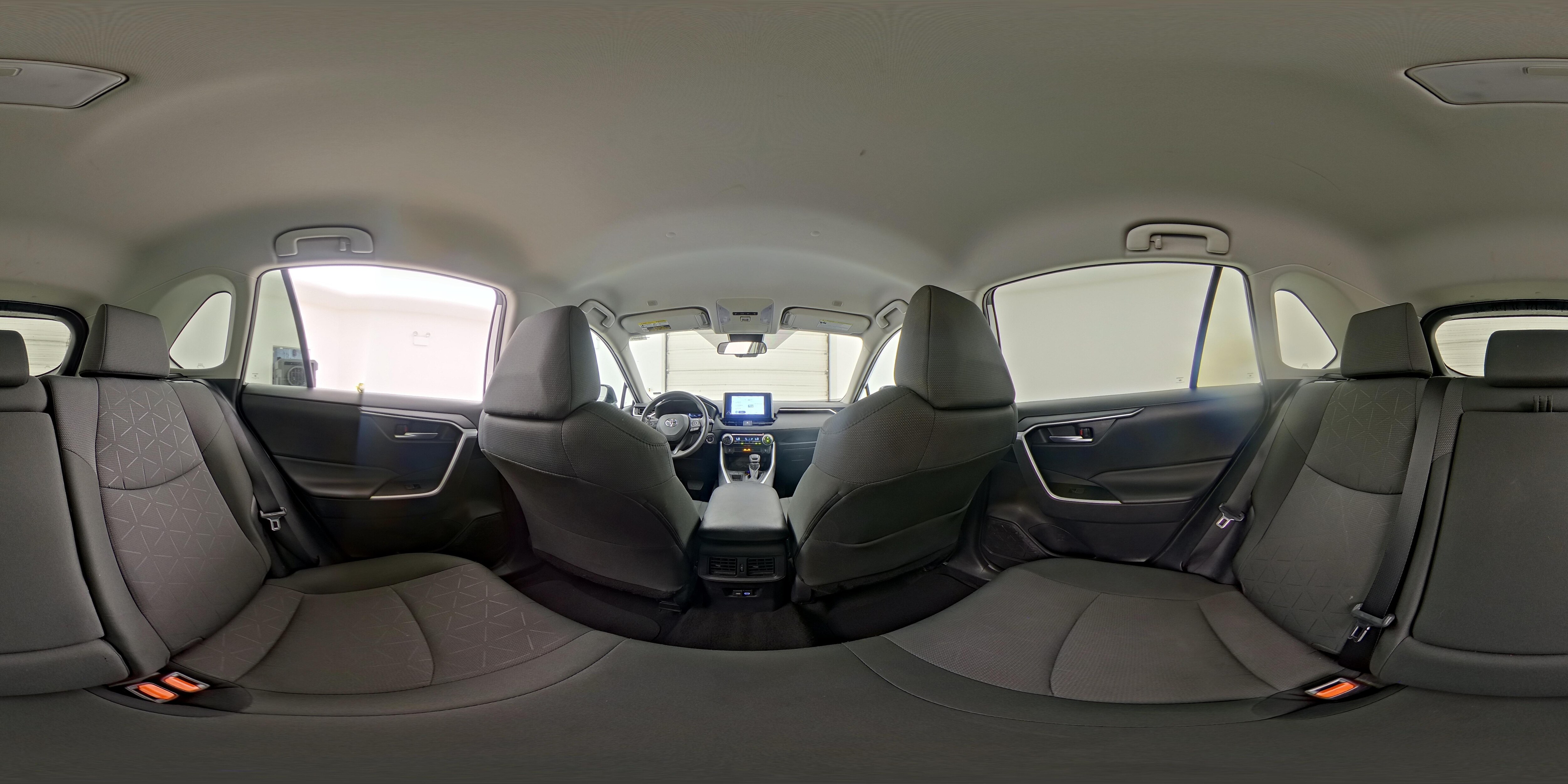 2025 Toyota RAV4 XLE - Photo 25