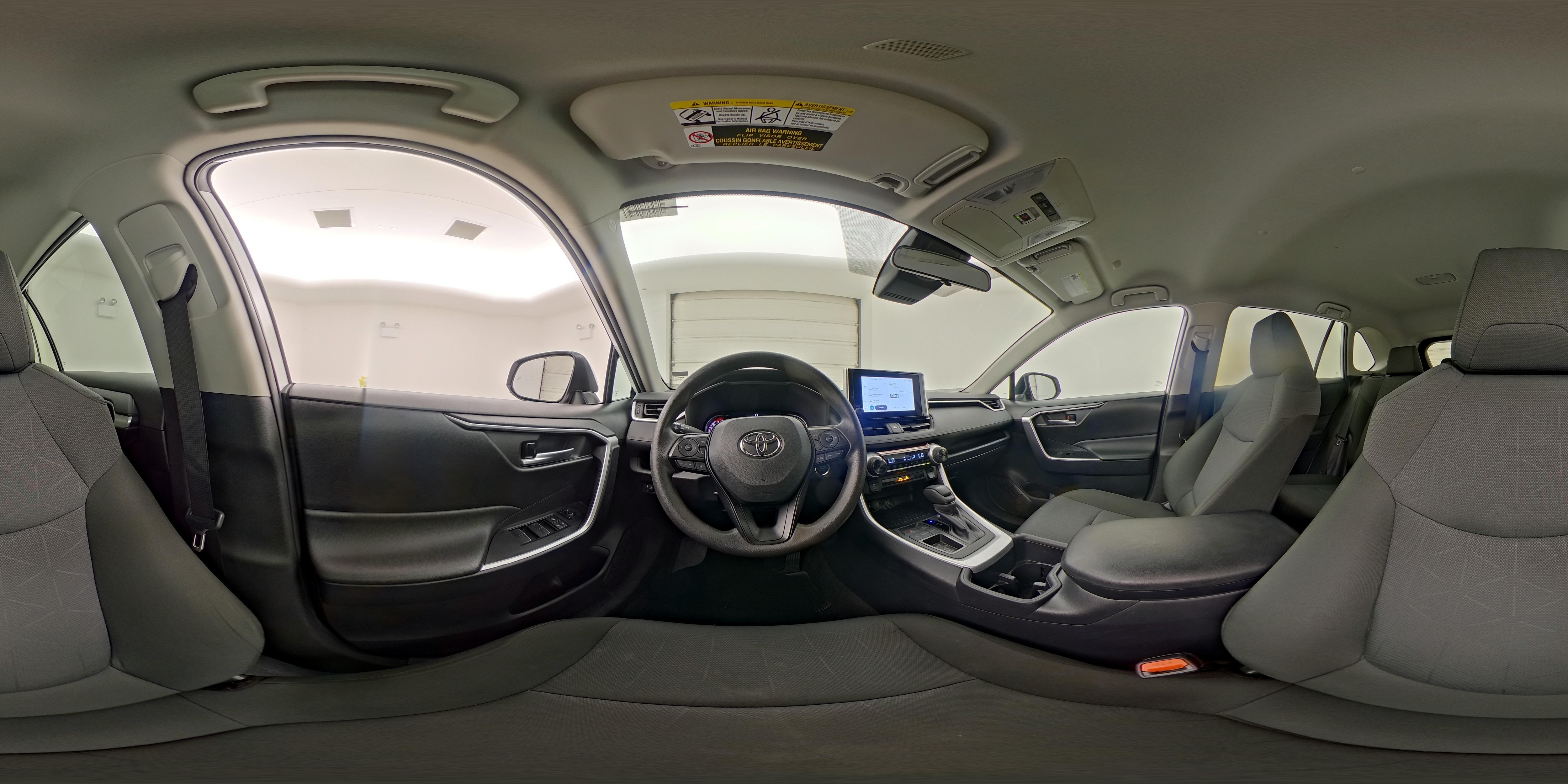 2025 Toyota RAV4 XLE - Photo 26
