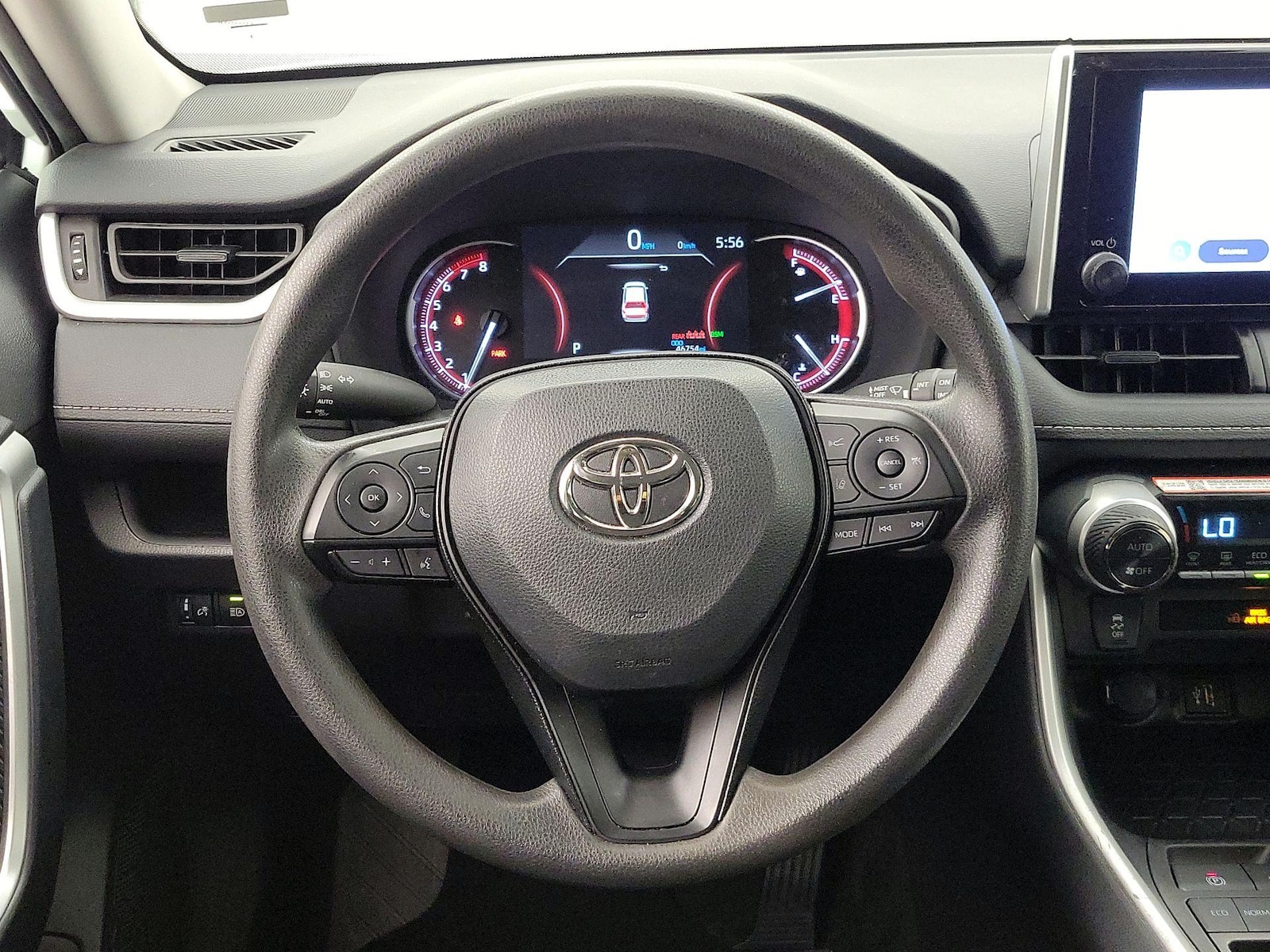 2025 Toyota RAV4 XLE - Photo 11