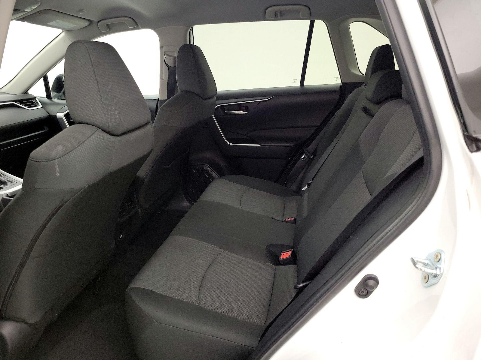 2025 Toyota RAV4 XLE - Photo 20