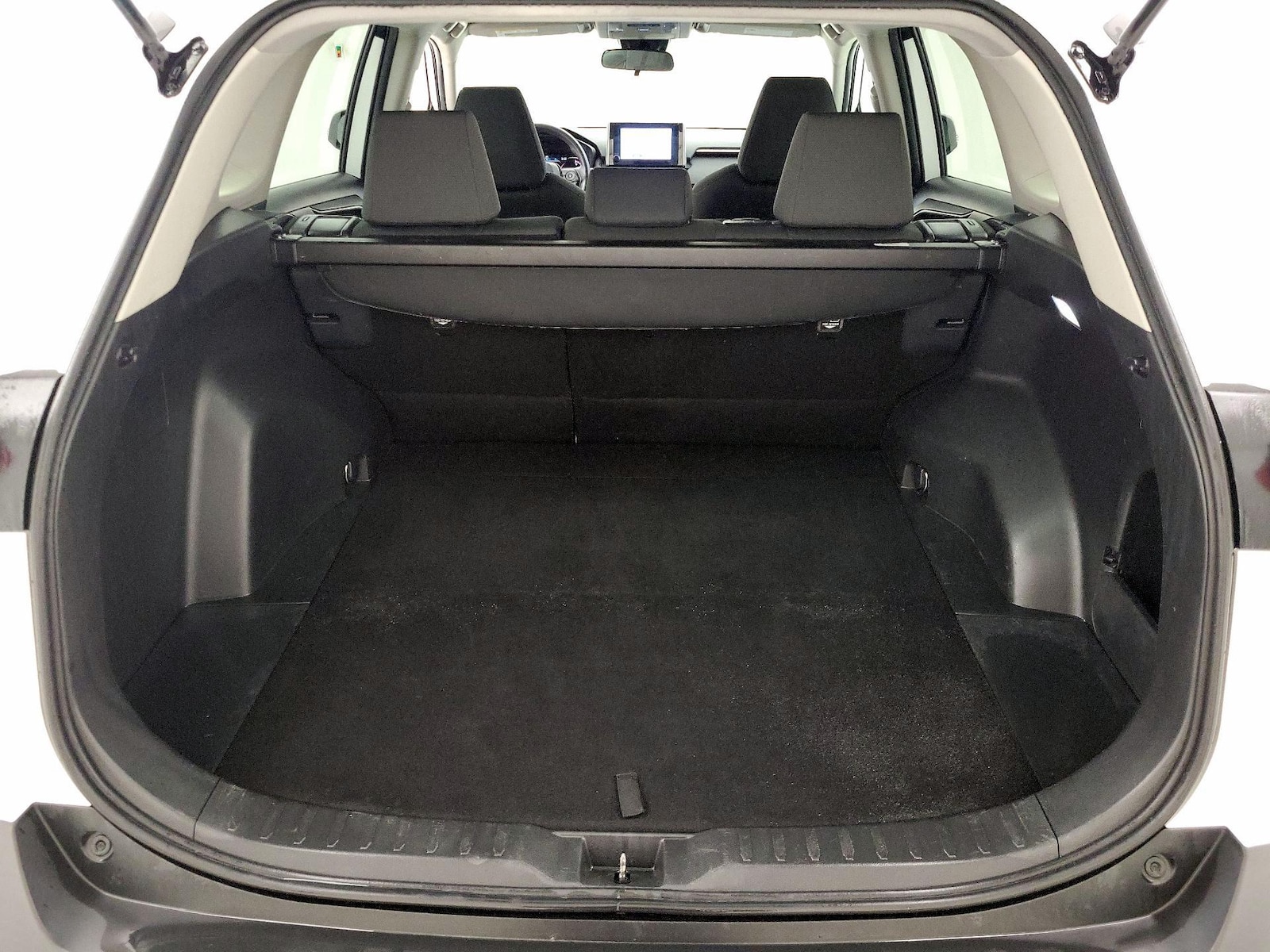 2025 Toyota RAV4 XLE - Photo 21