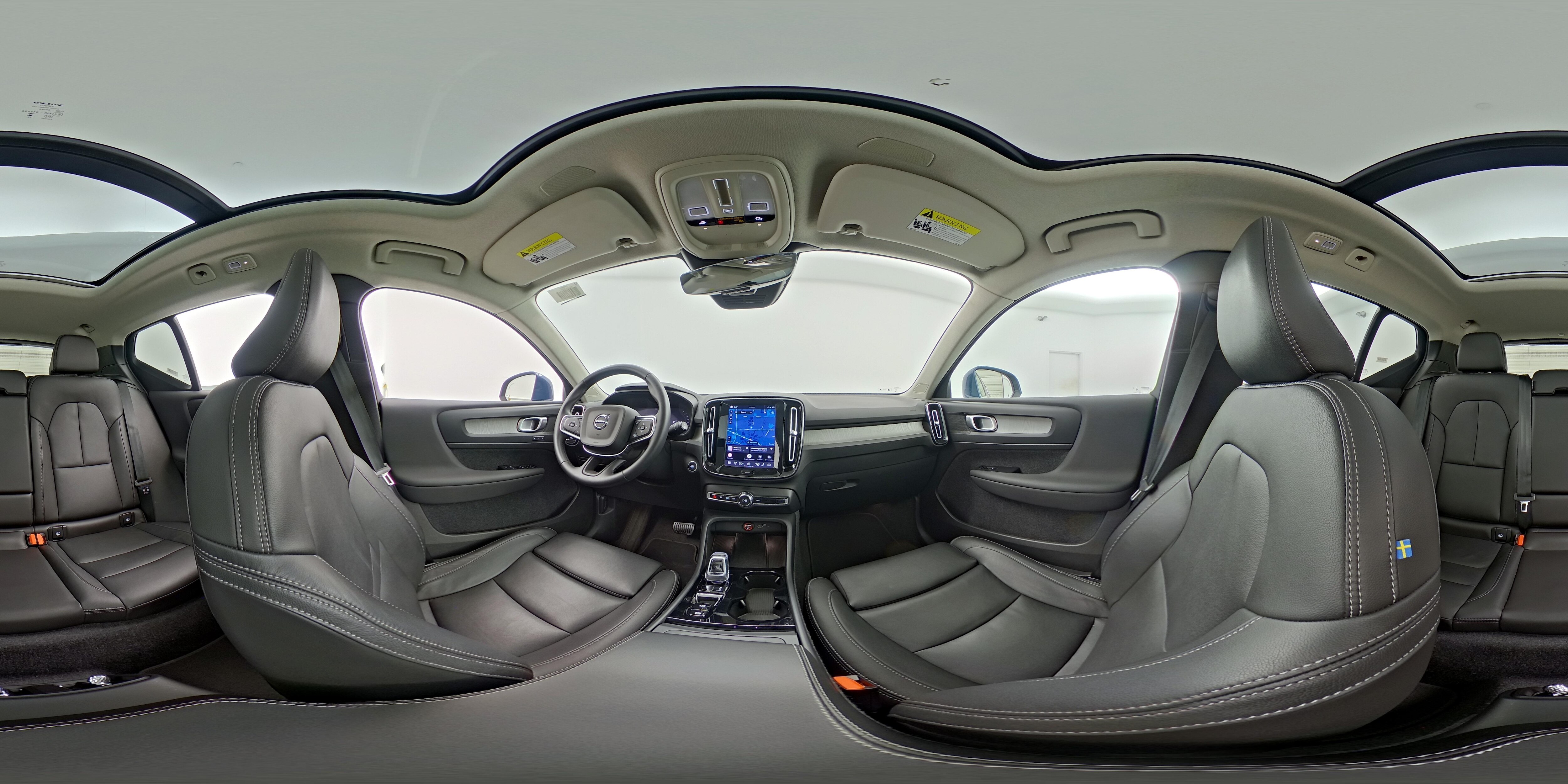 2025 Volvo XC40 Plus - Photo 26