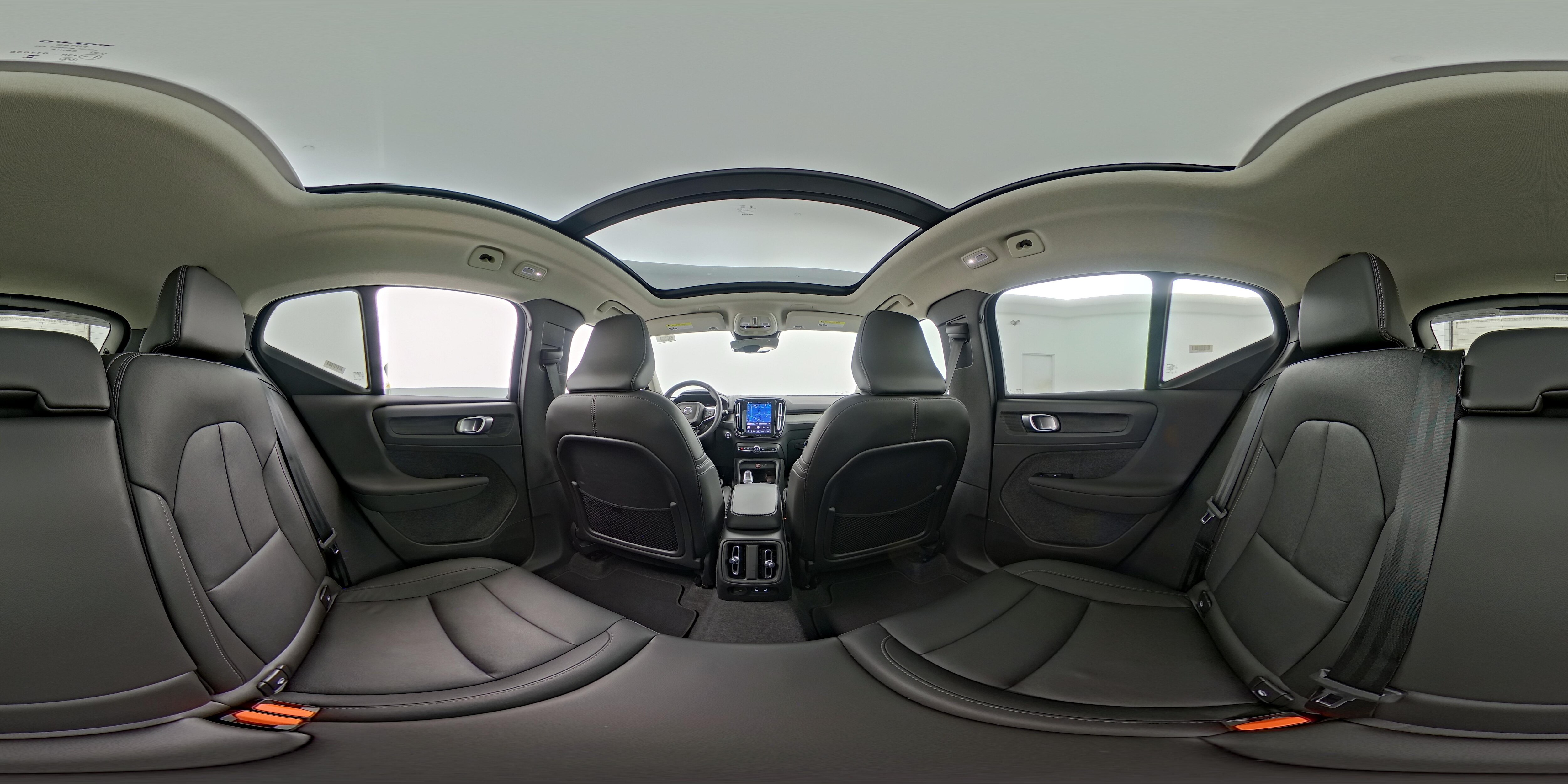 2025 Volvo XC40 Plus - Photo 27